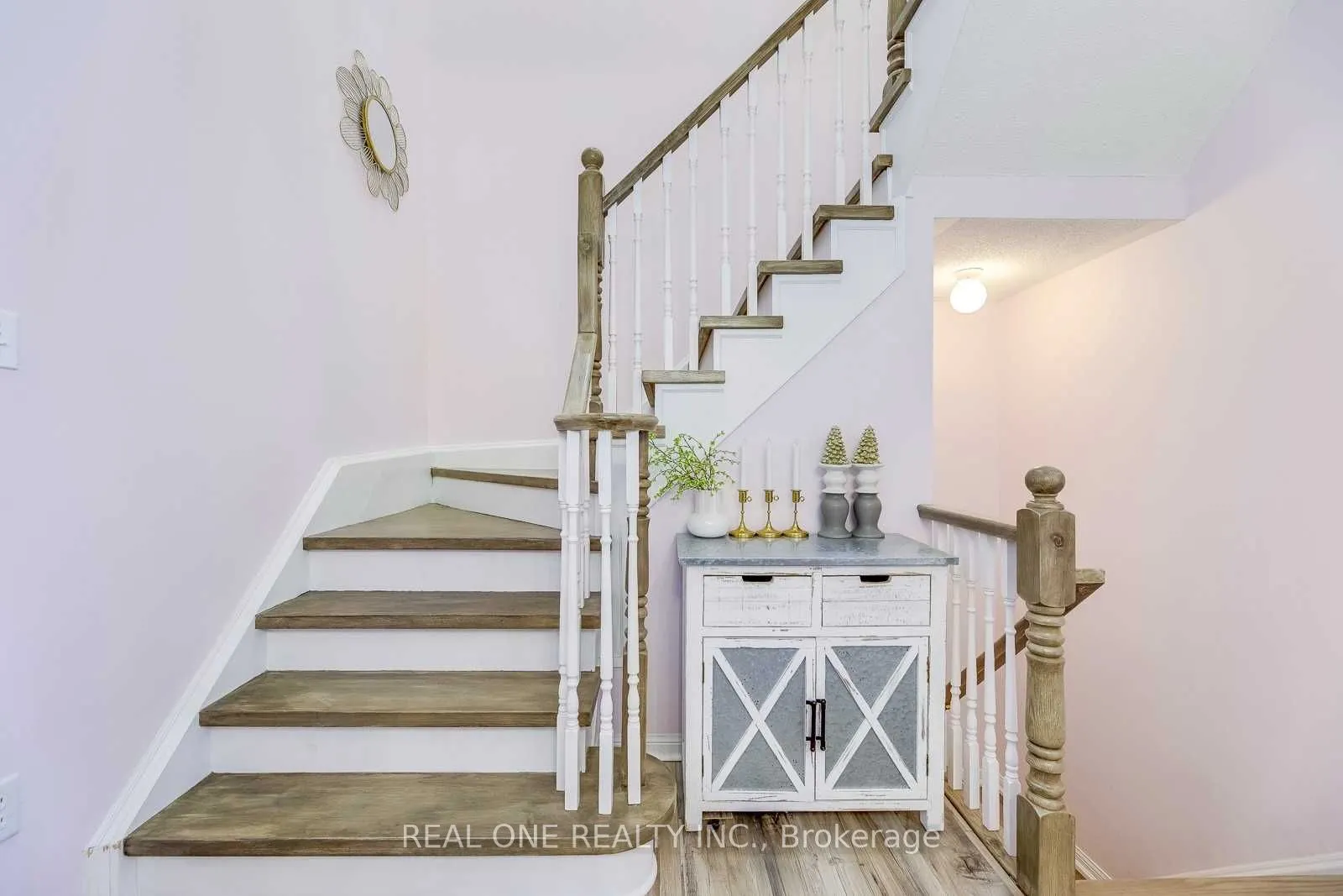 1342 Weir Chase