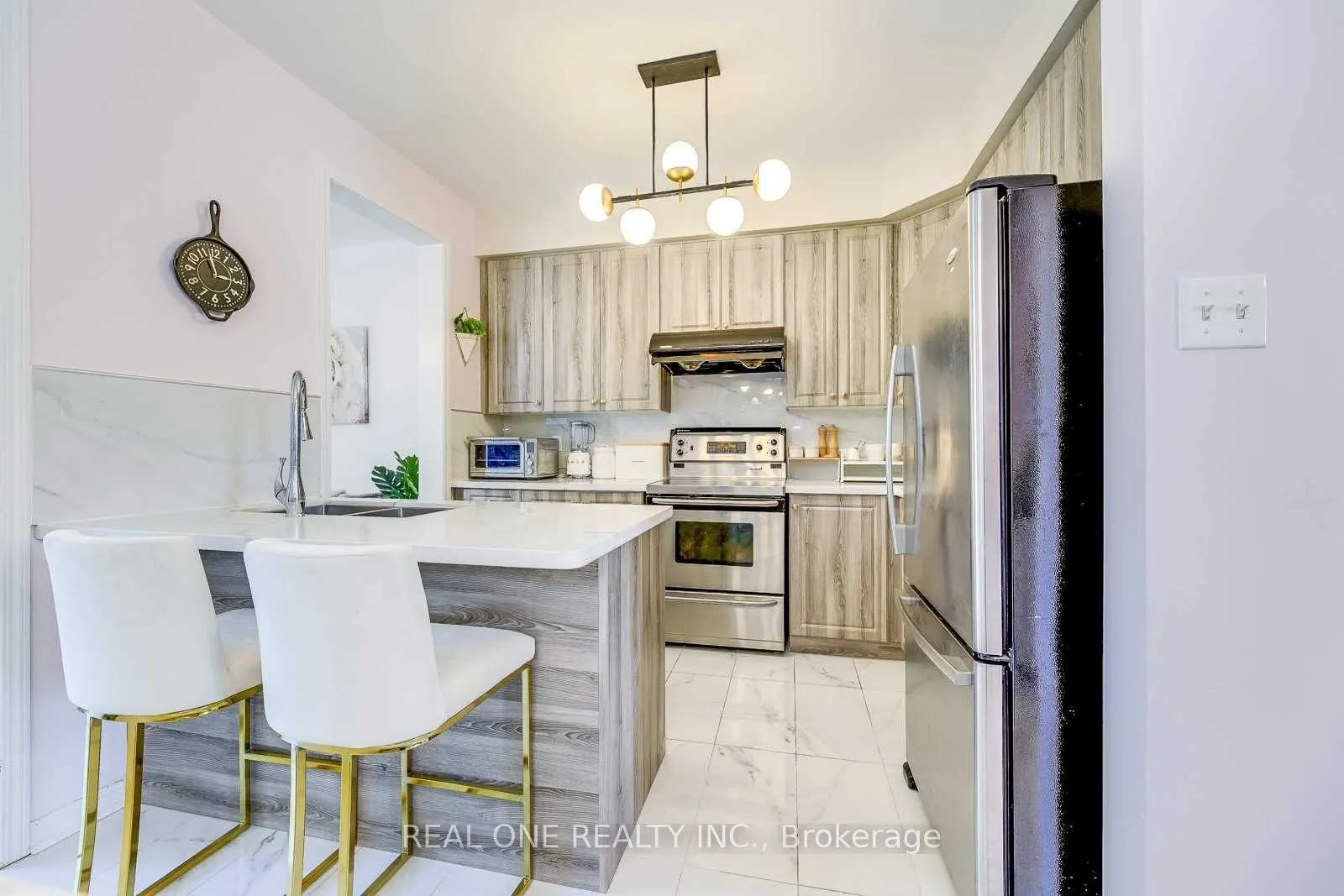 1342 Weir Chase