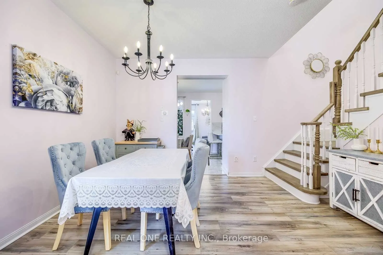 1342 Weir Chase