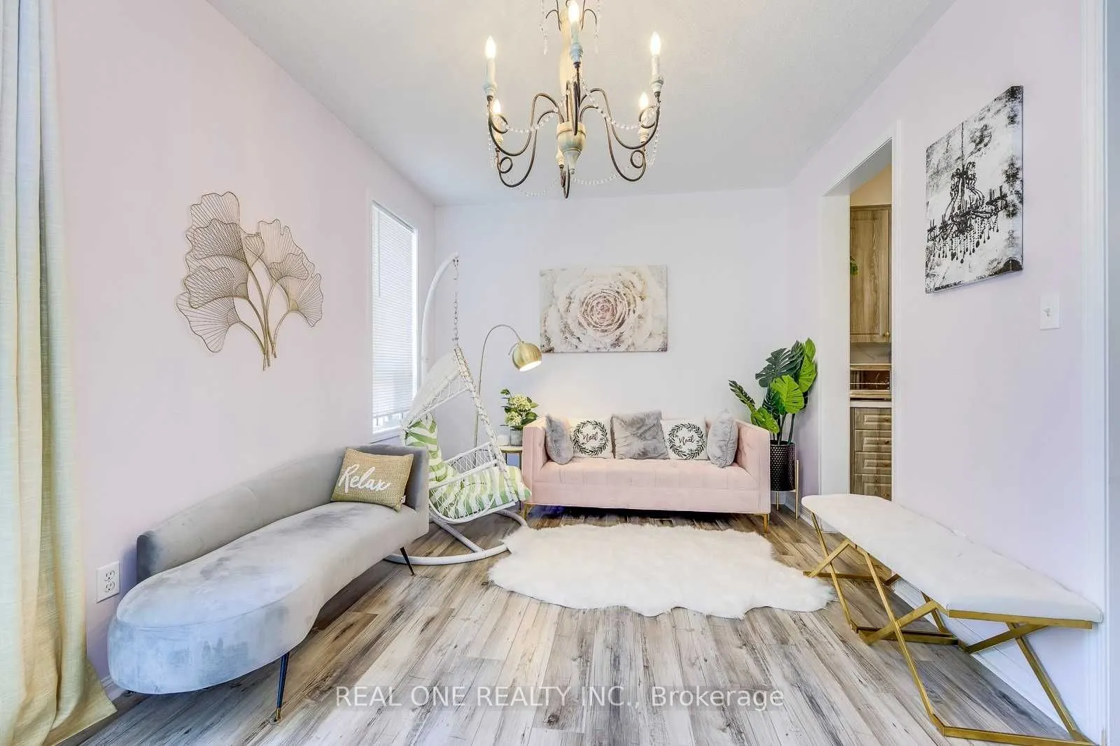 1342 Weir Chase