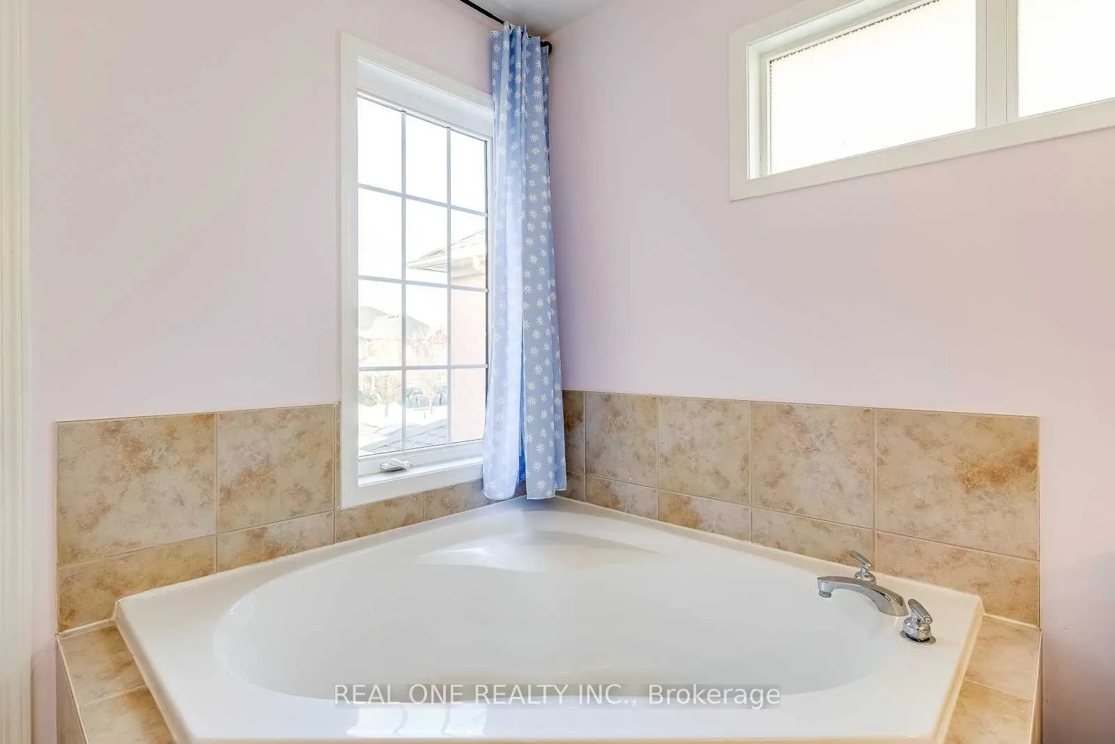 1342 Weir Chase