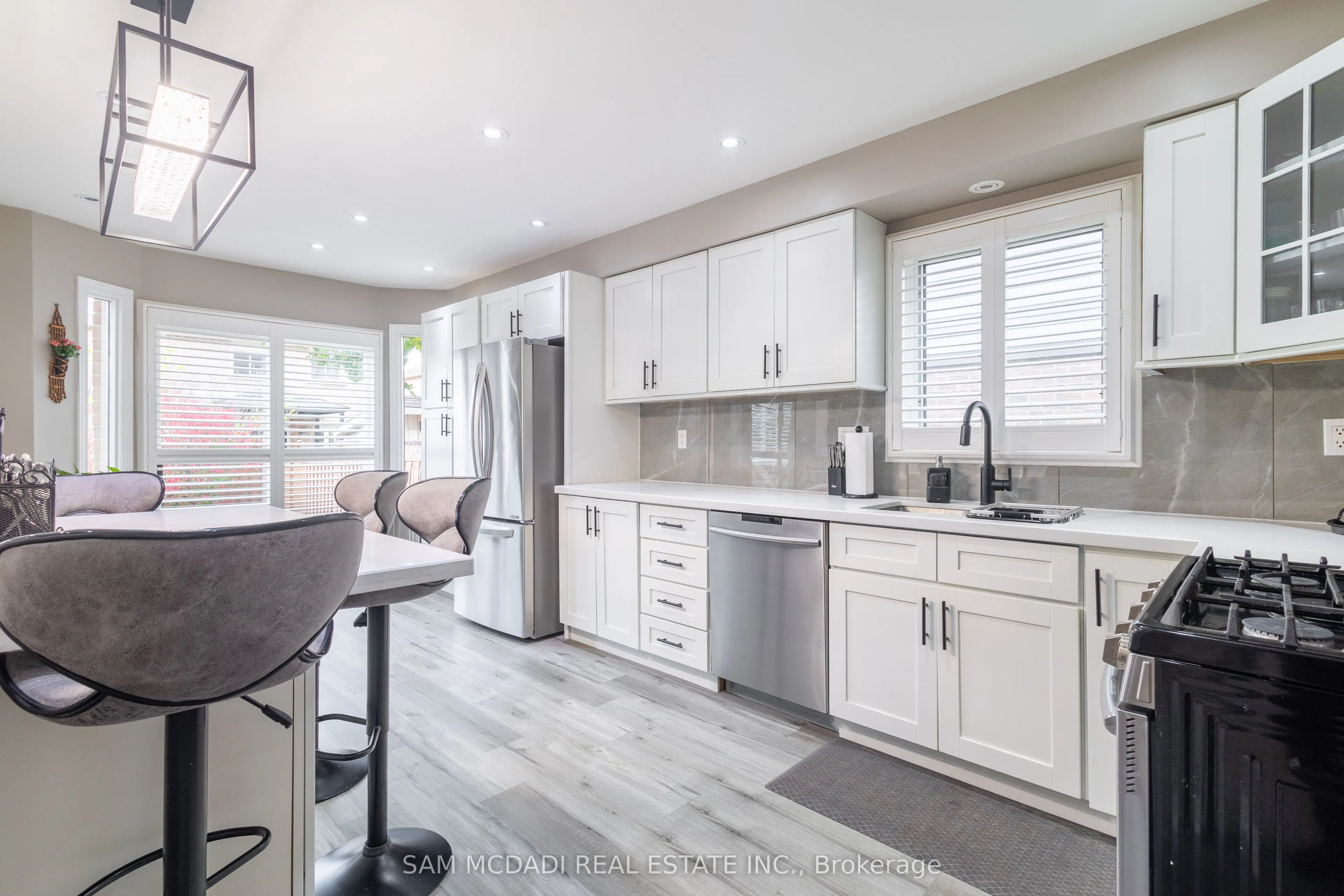 3183 Valcourt Crescent