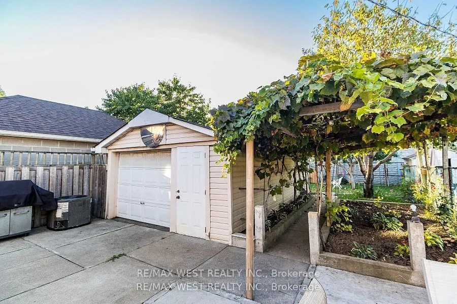 24 Clarion Road, #Main