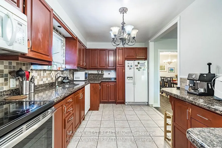 24 Clarion Road, #Main
