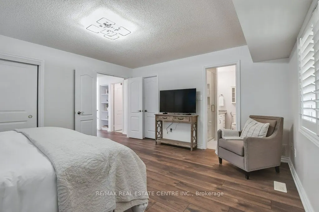 5480 Glen Erin Drive, #68