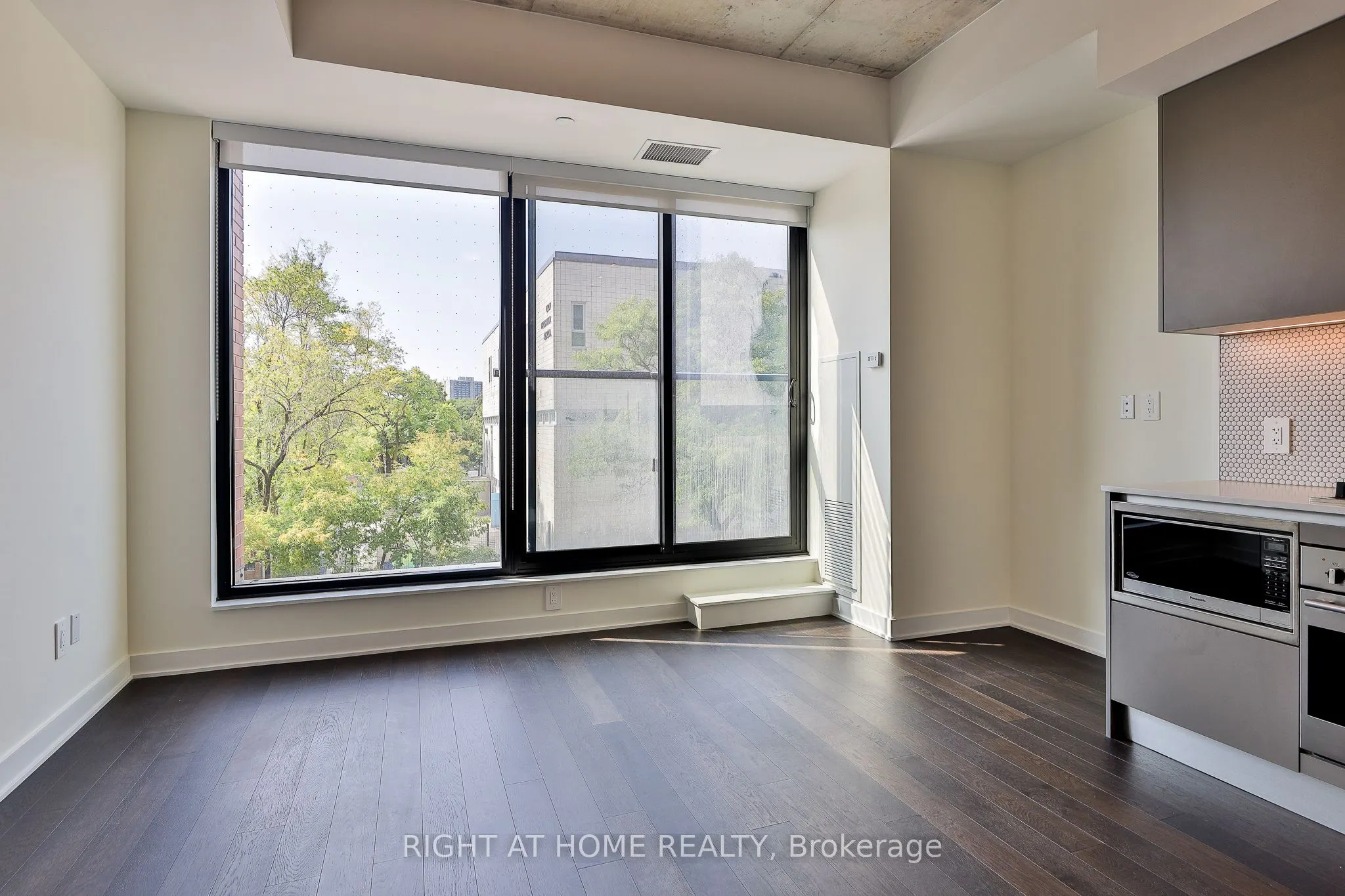 2720 Dundas Street W, #203