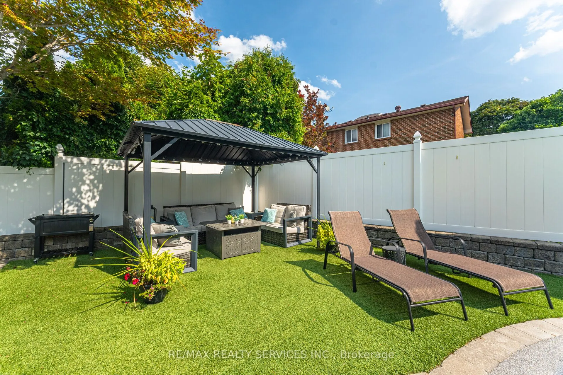 54 Maidstone Crescent