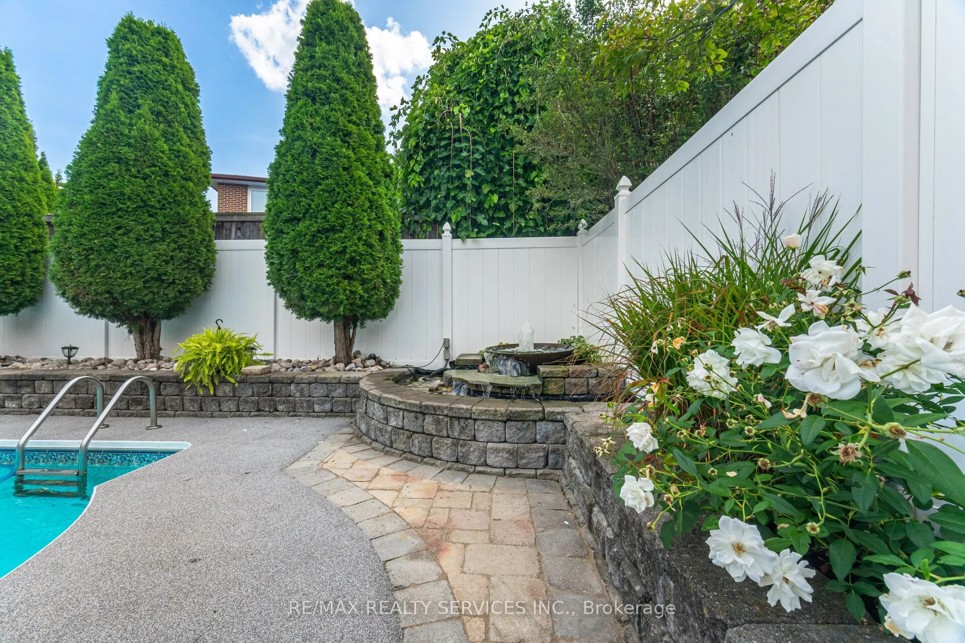 54 Maidstone Crescent