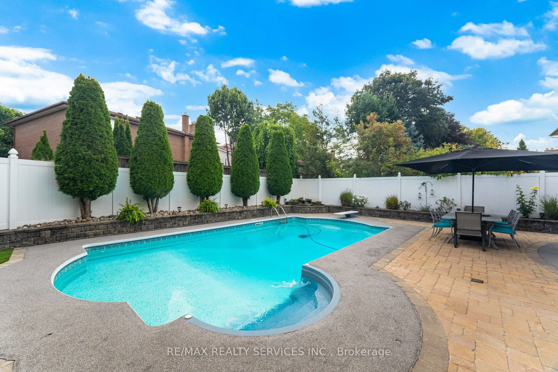 54 Maidstone Crescent