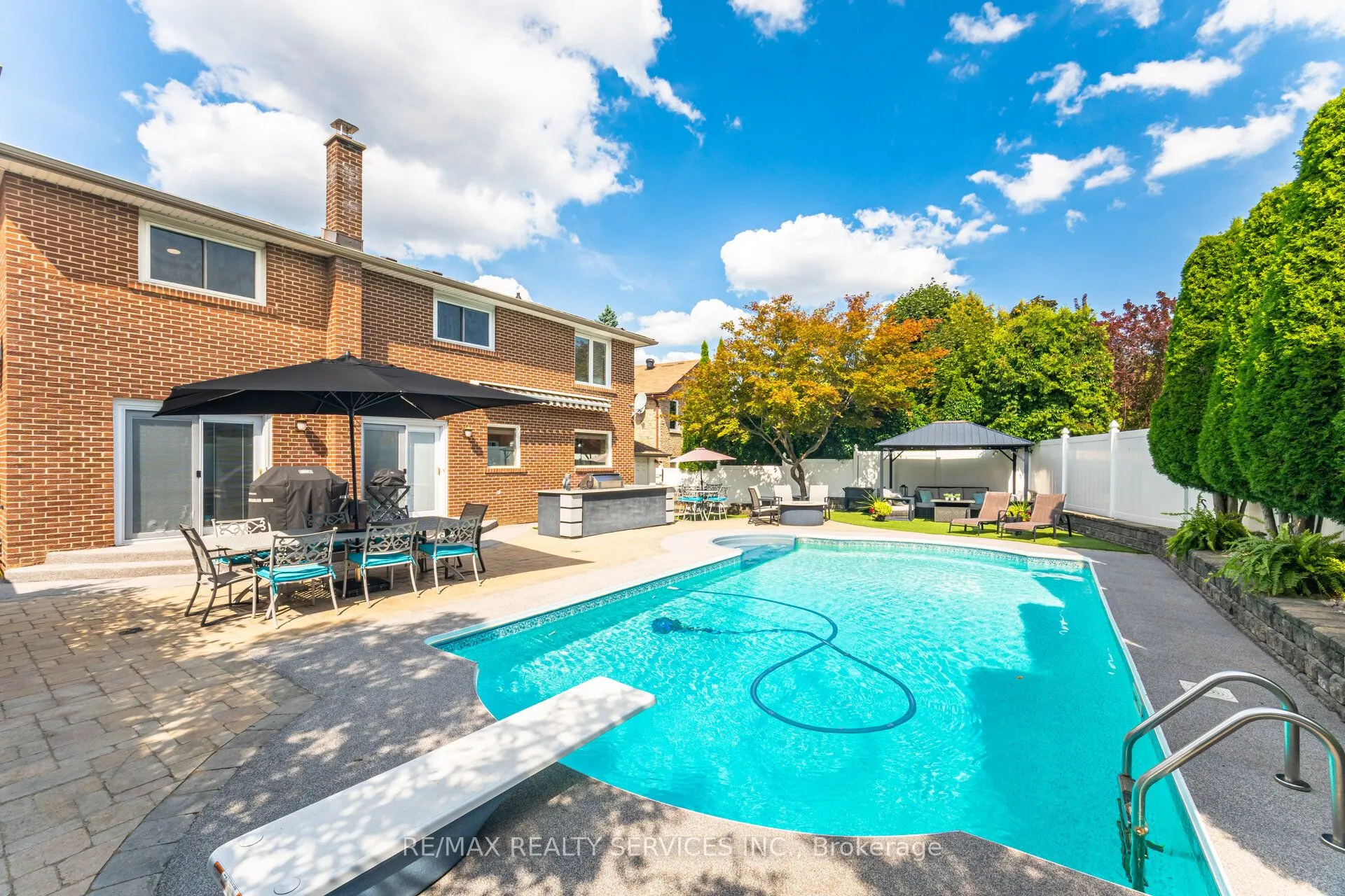 54 Maidstone Crescent