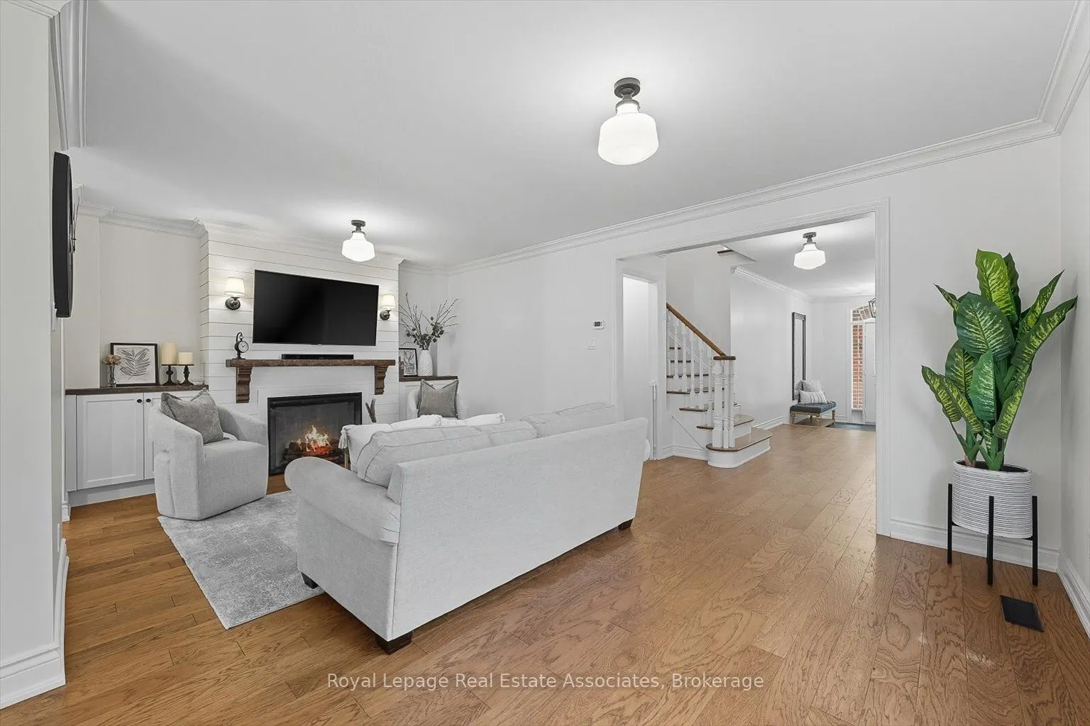 47A Oakwood Avenue N