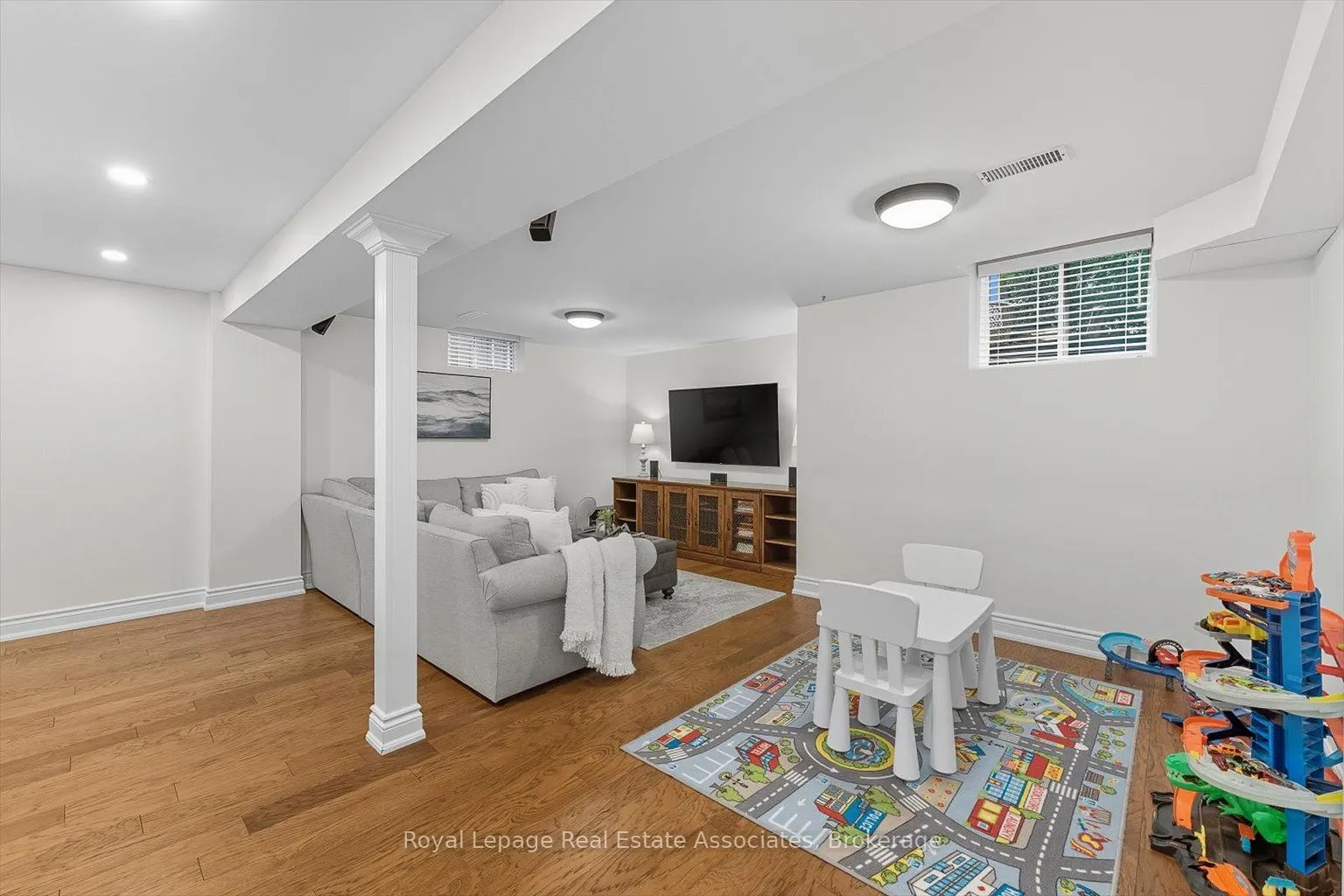 47A Oakwood Avenue N