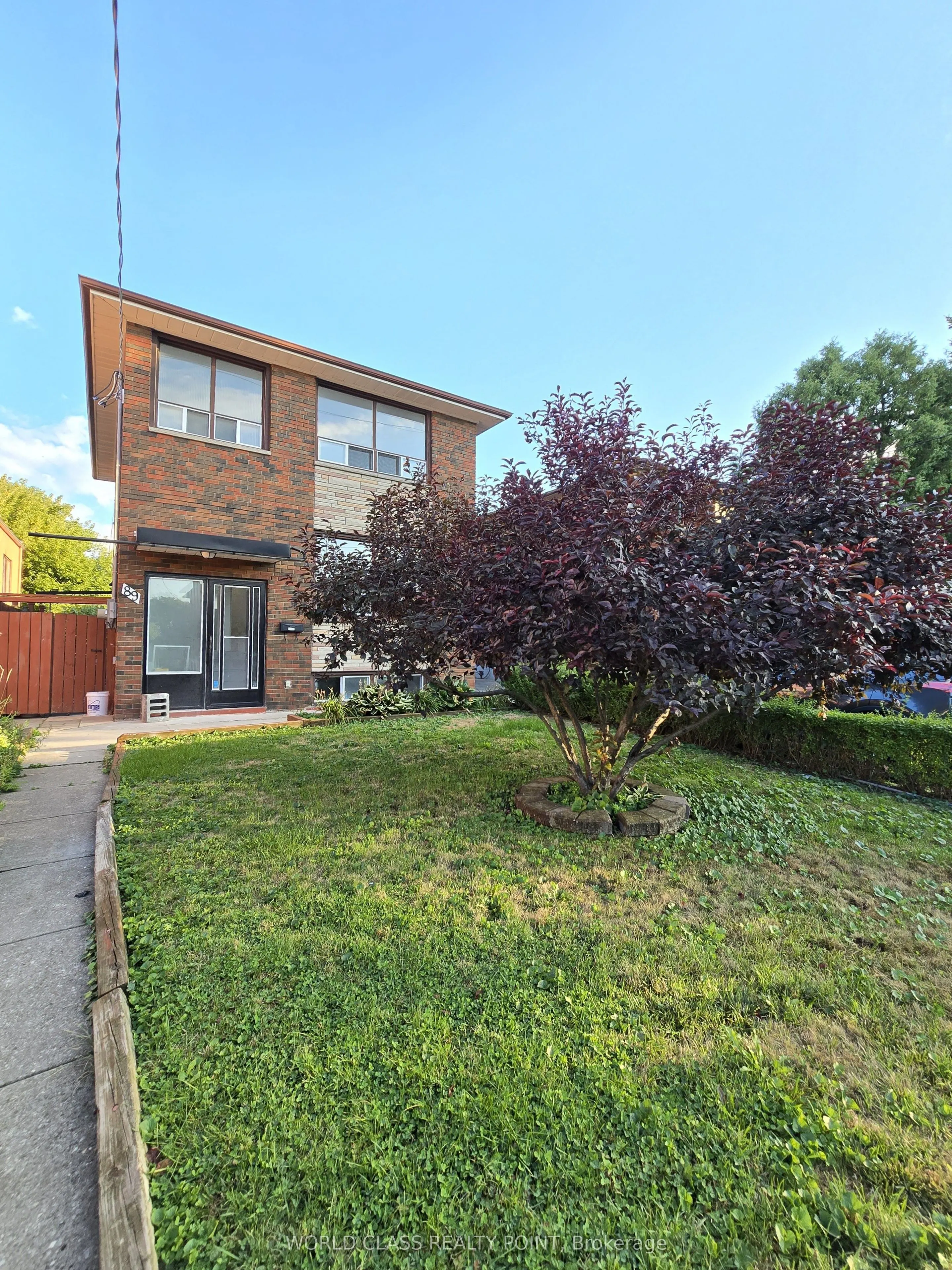 89 Cayuga Avenue