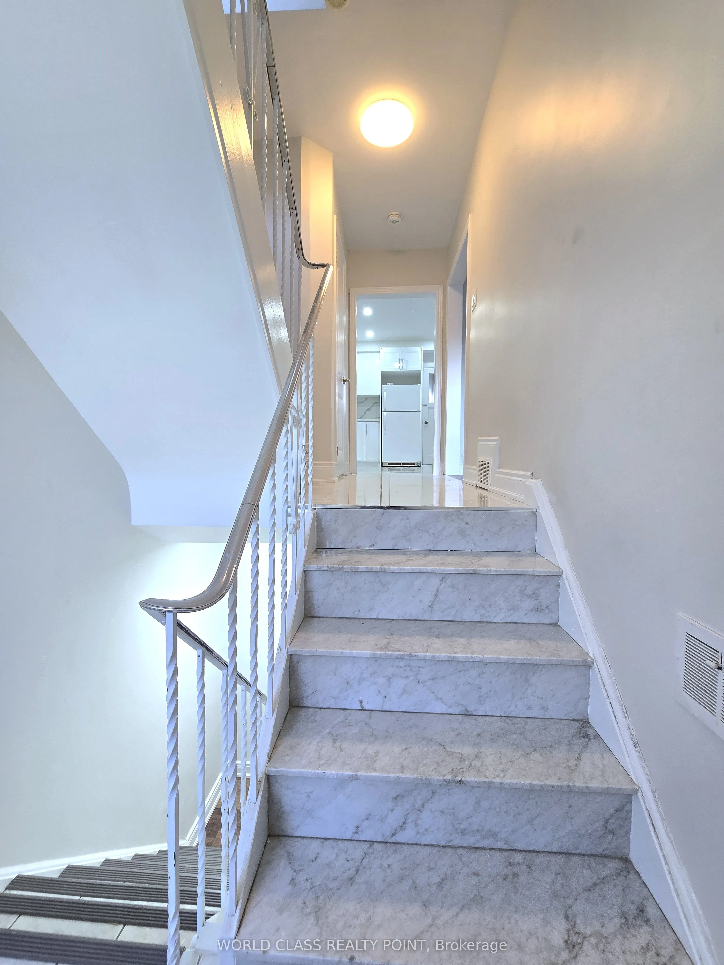 89 Cayuga Avenue