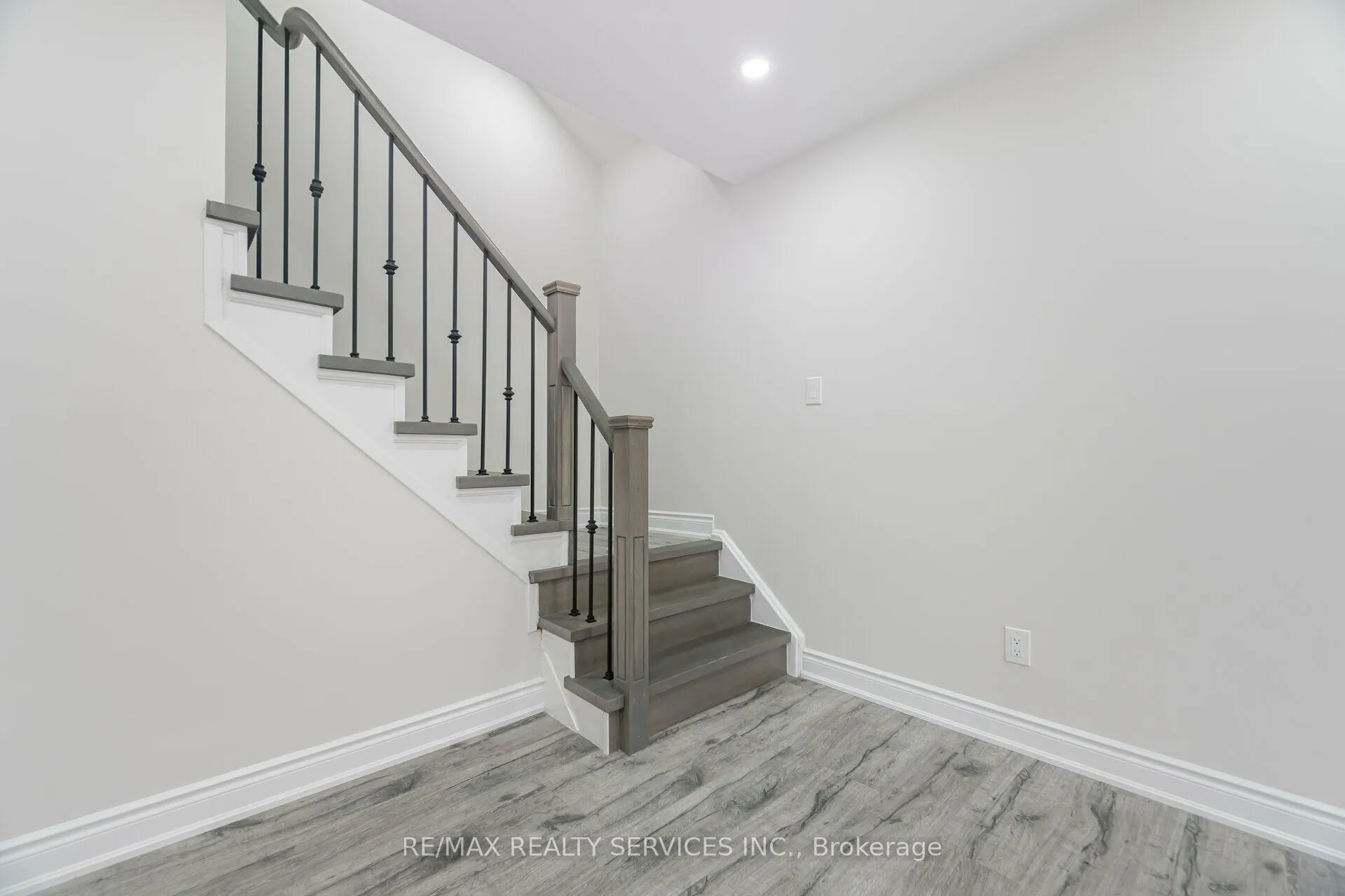 41 Town House Crescent, #119