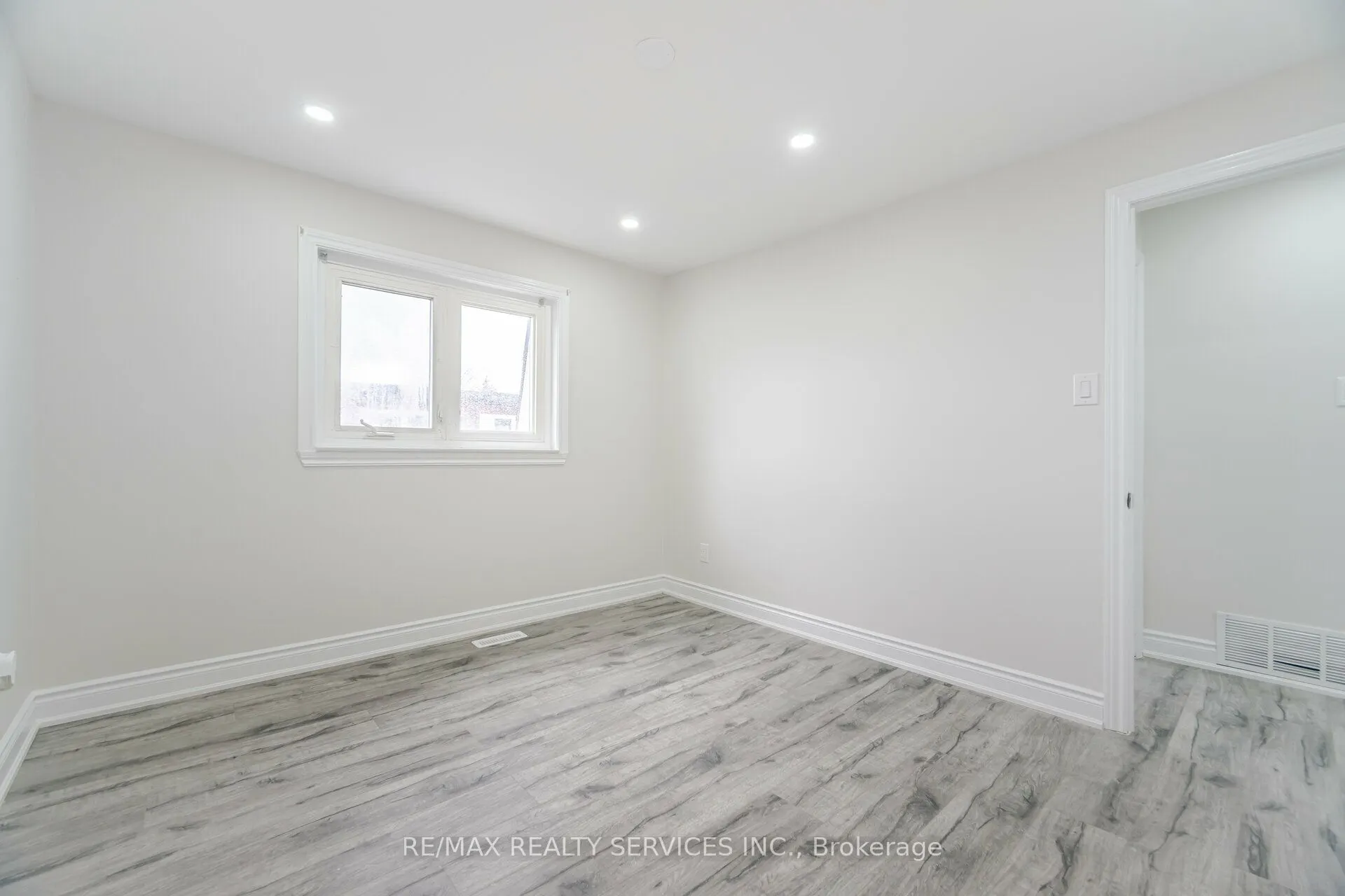 41 Town House Crescent, #119