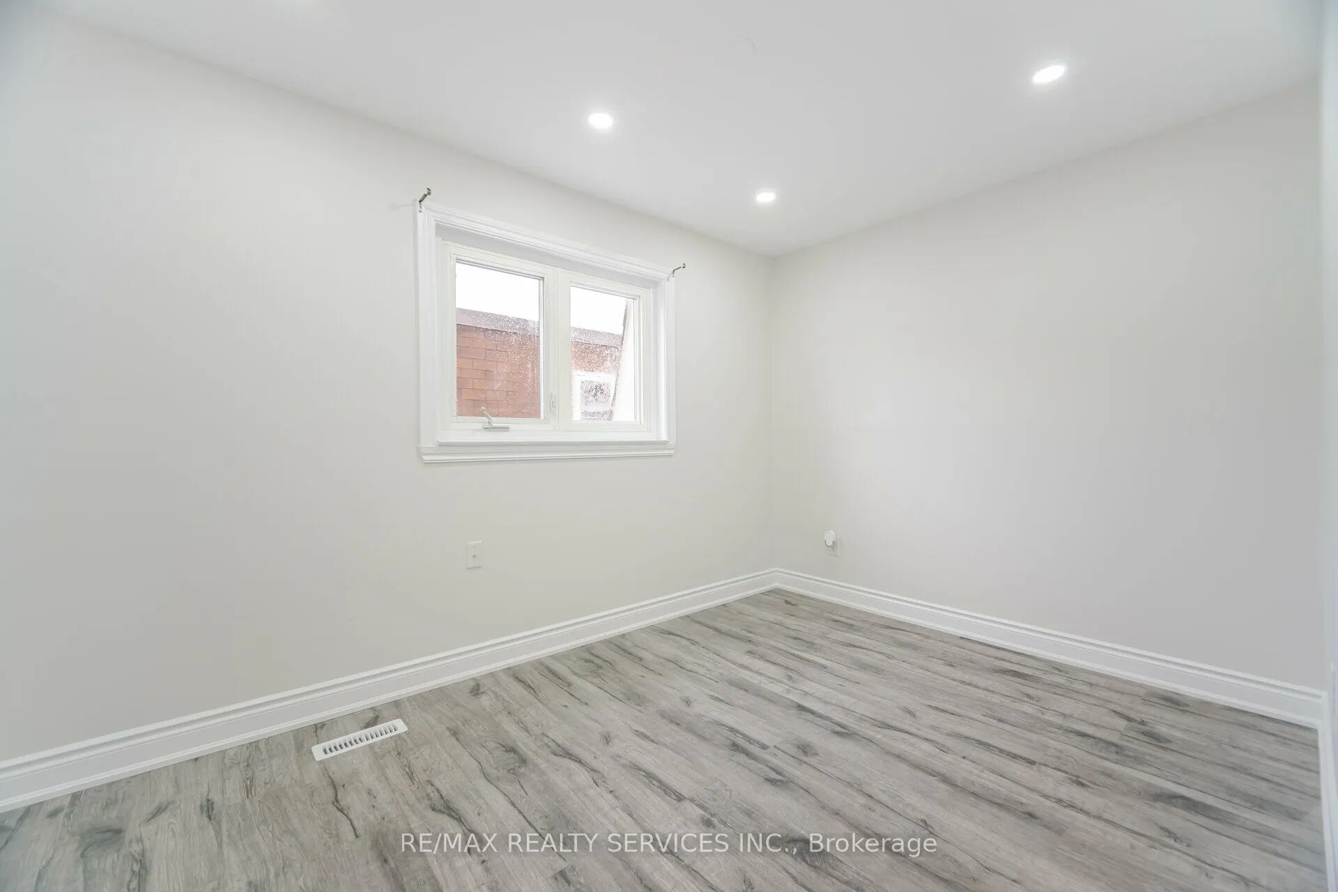 41 Town House Crescent, #119