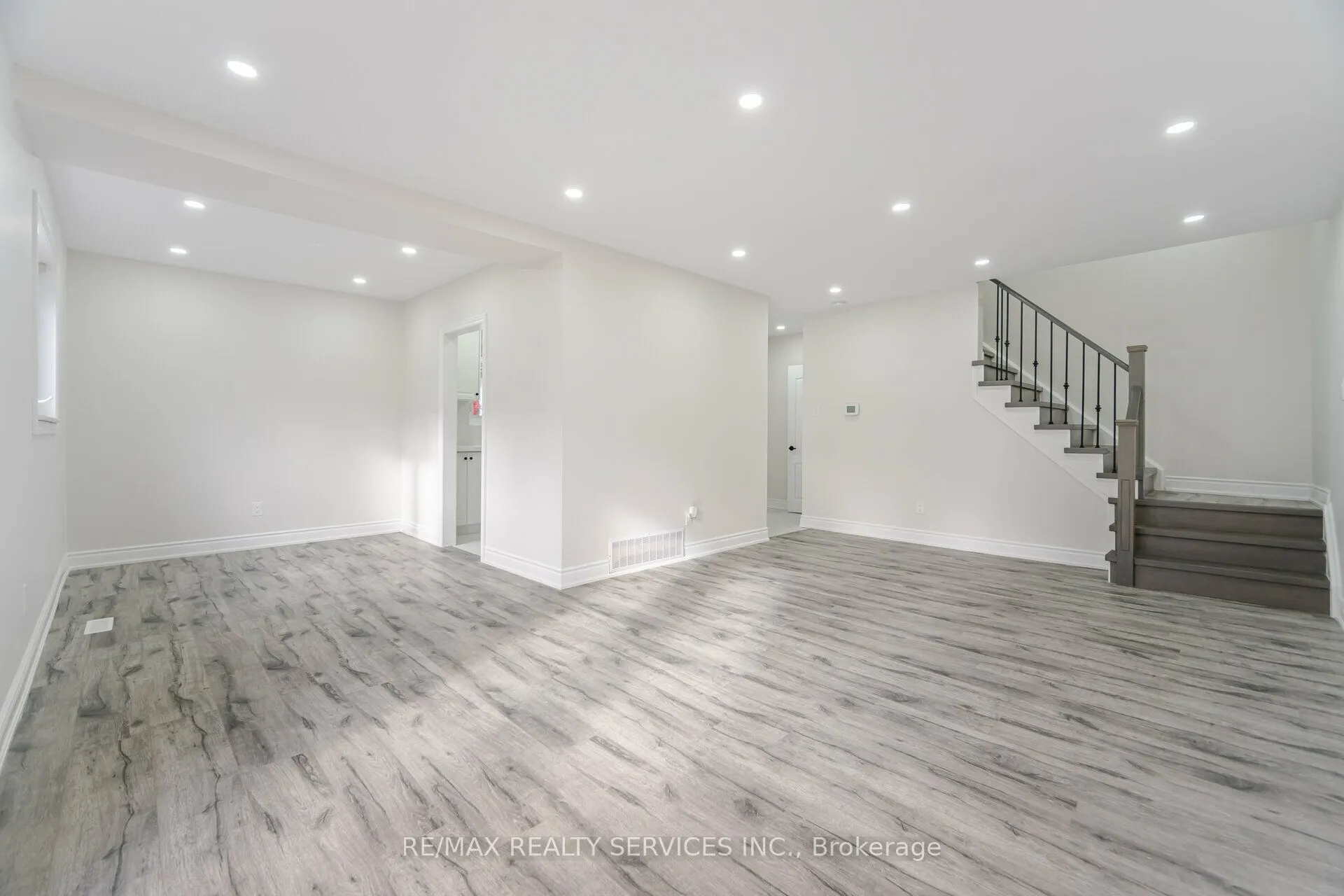 41 Town House Crescent, #119