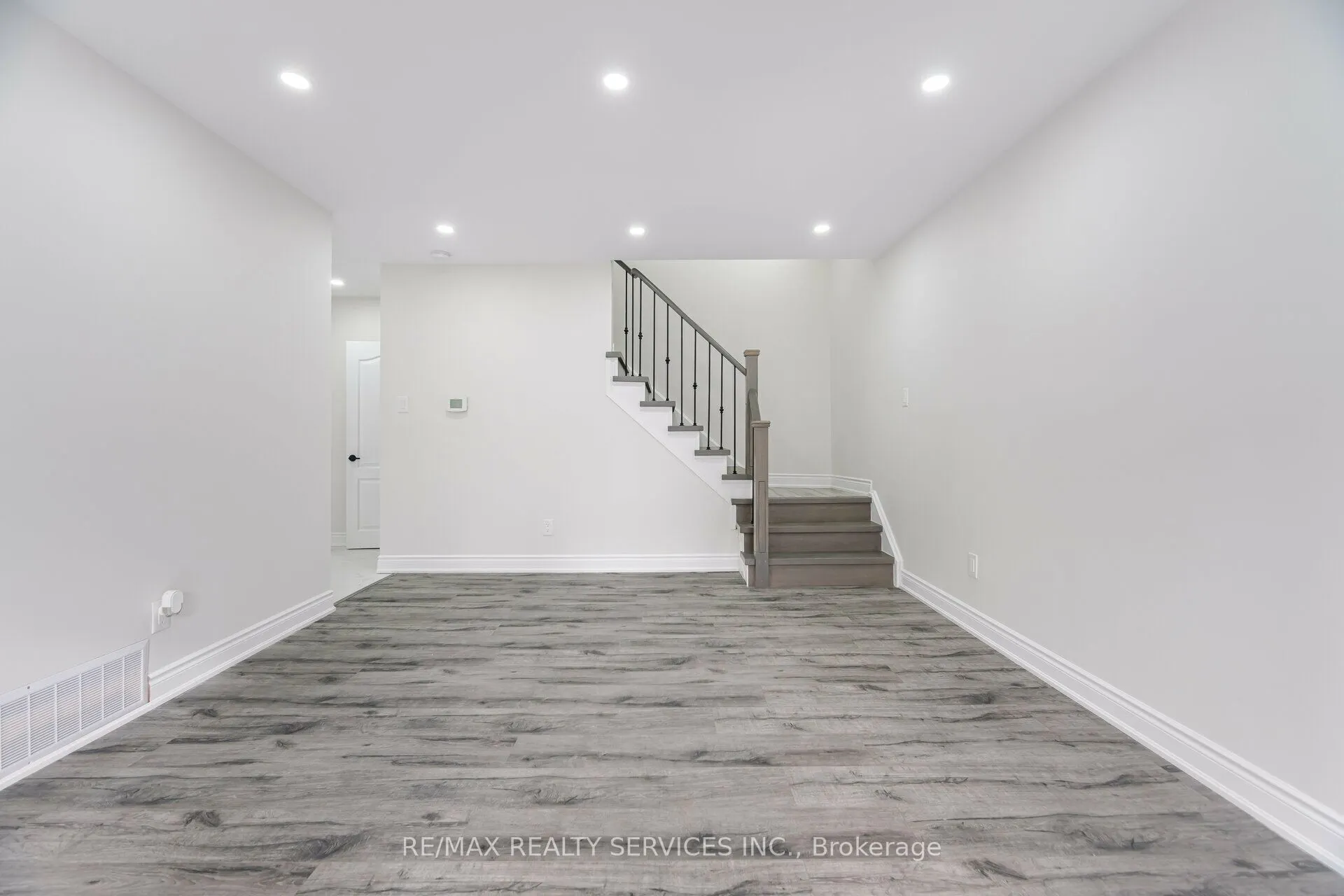 41 Town House Crescent, #119