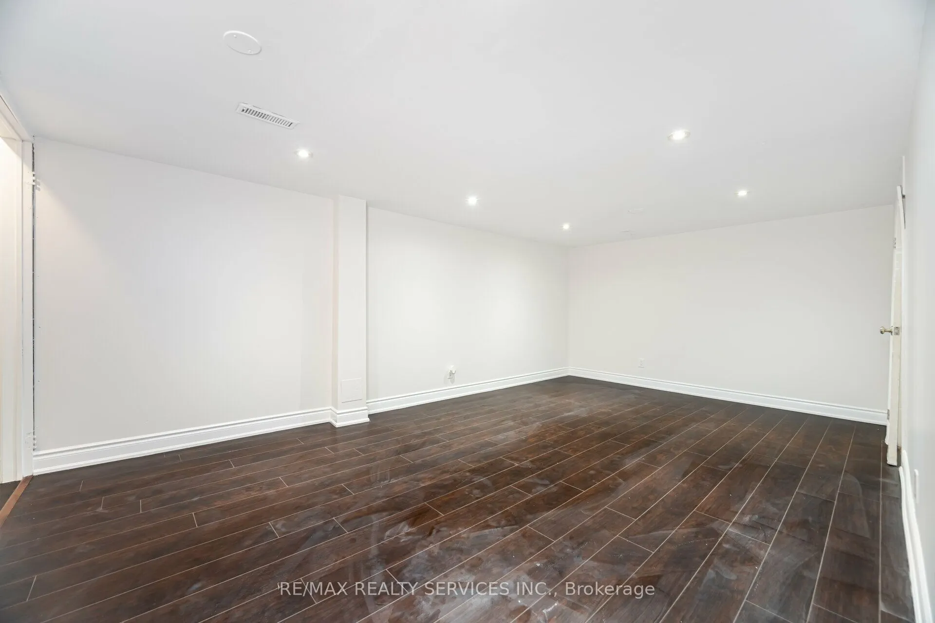 41 Town House Crescent, #119