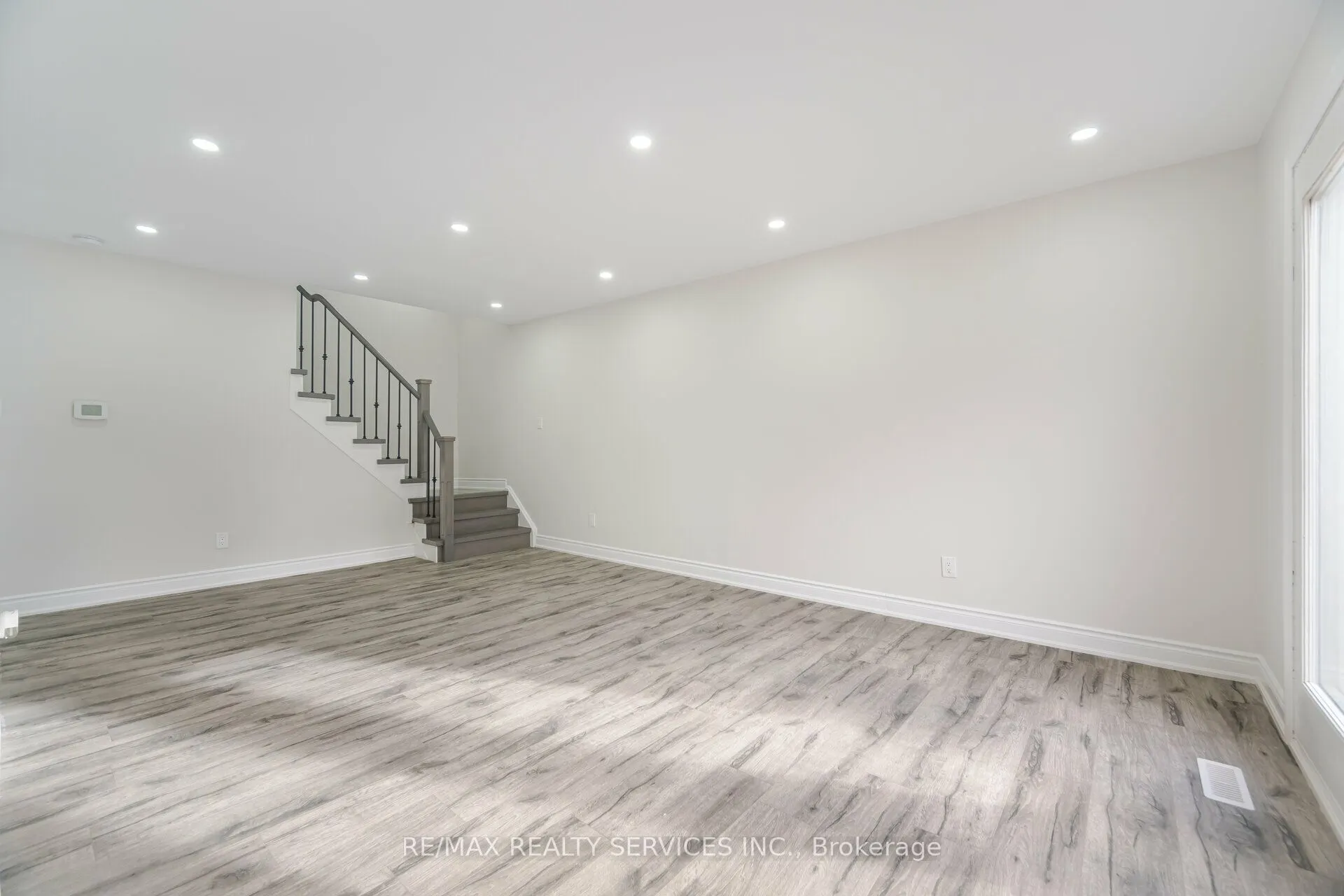 41 Town House Crescent, #119