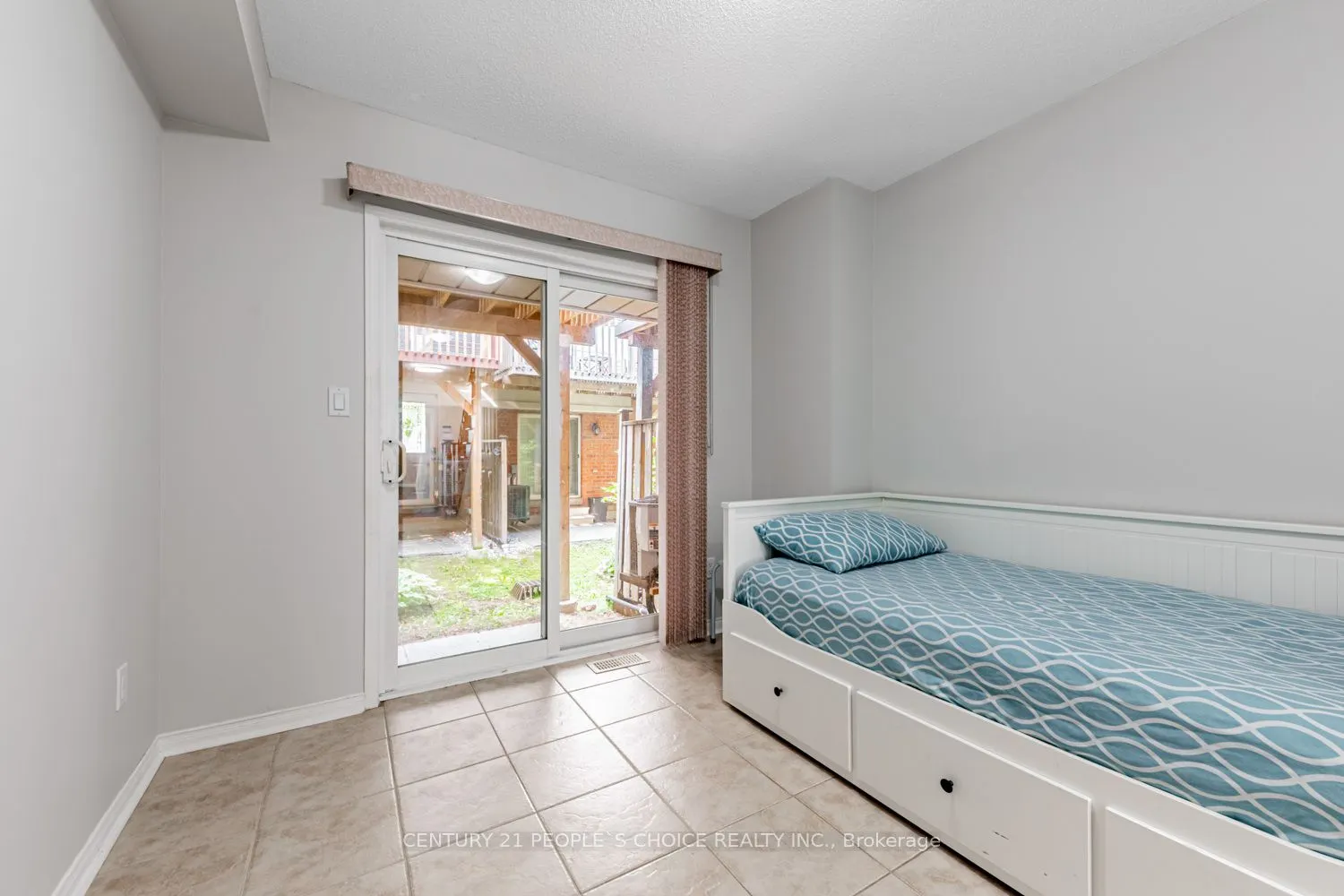 27 West Dean Park Drive, #5