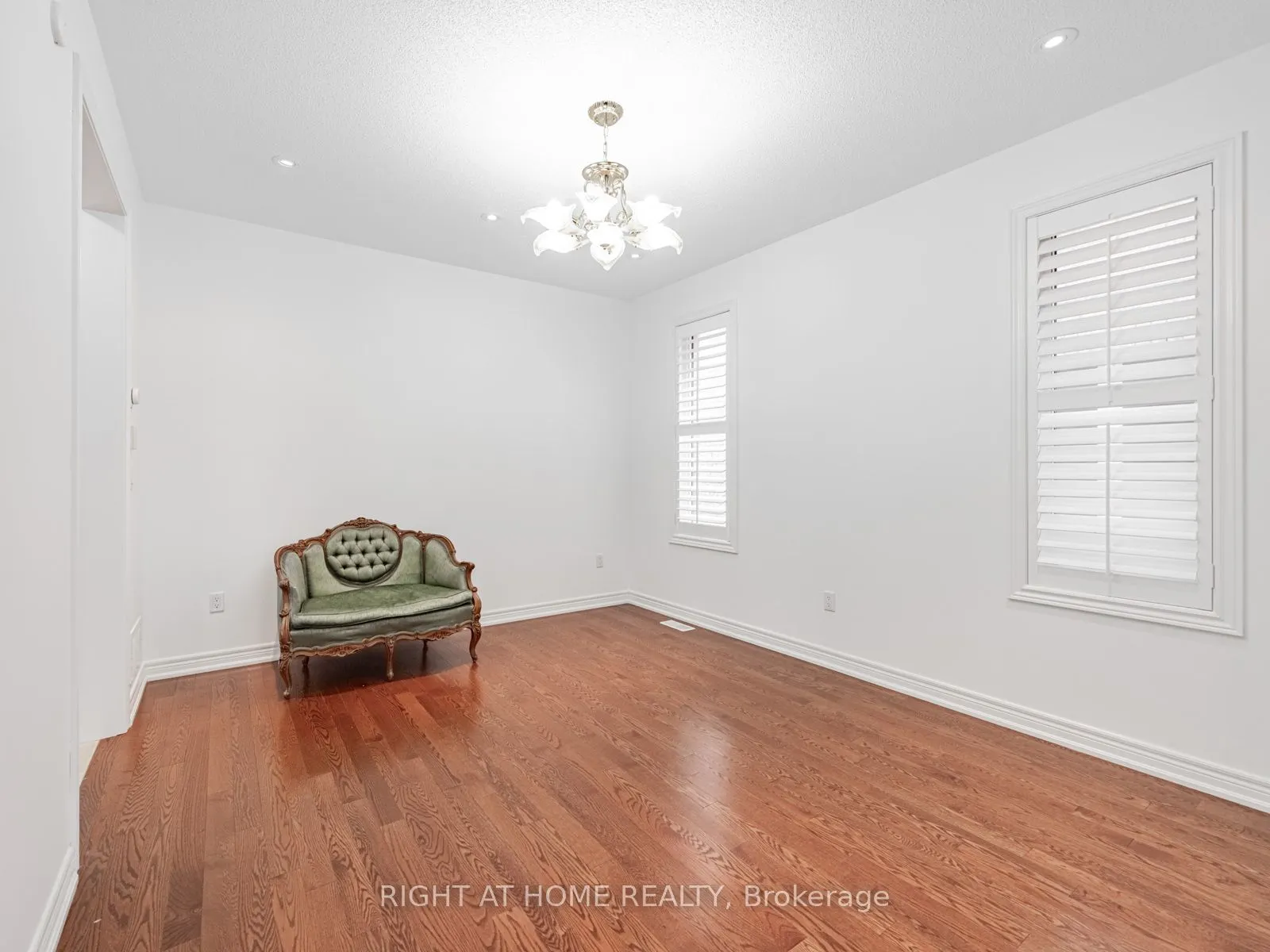9 Lisson Crescent