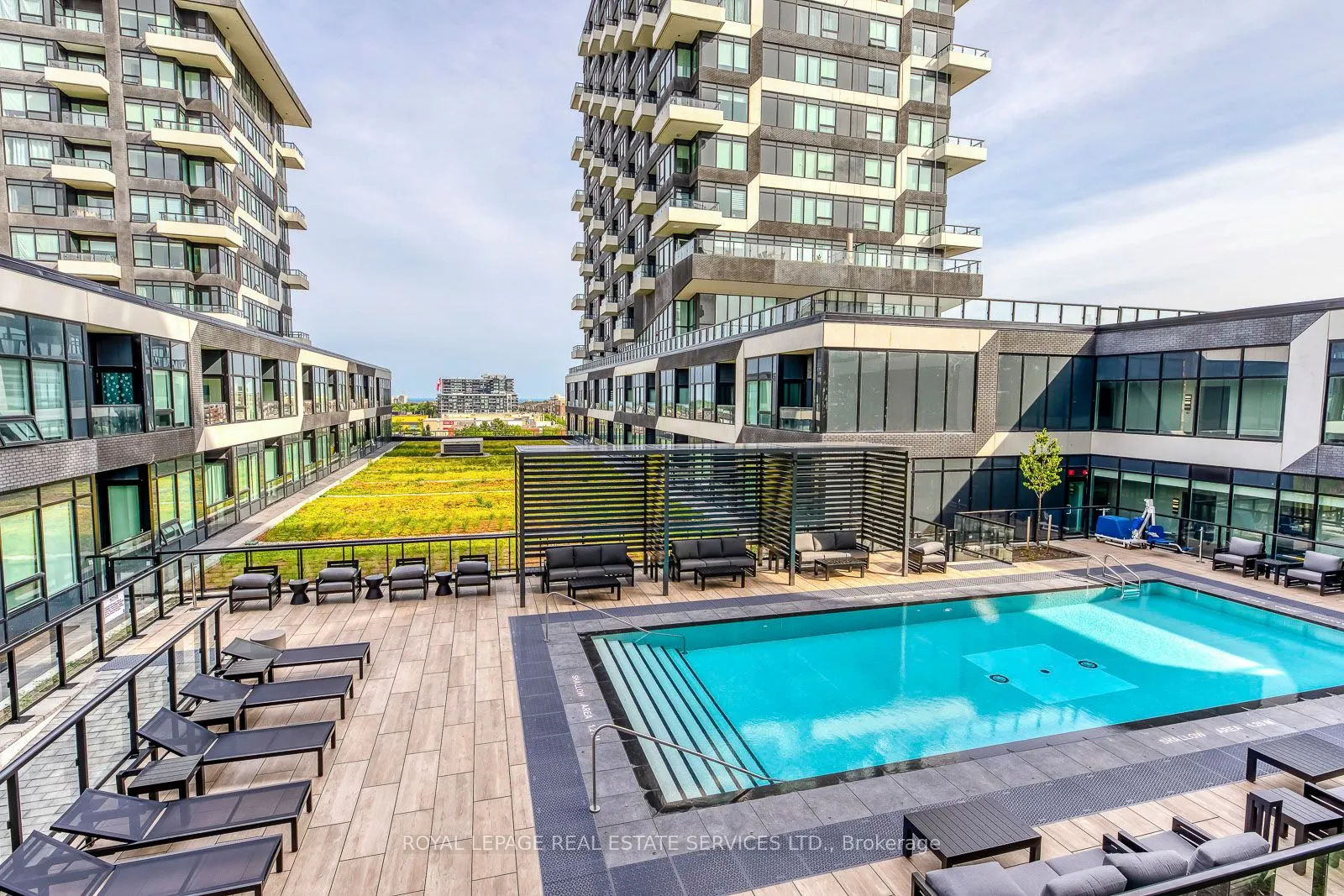 2489 Taunton Drive, #1318