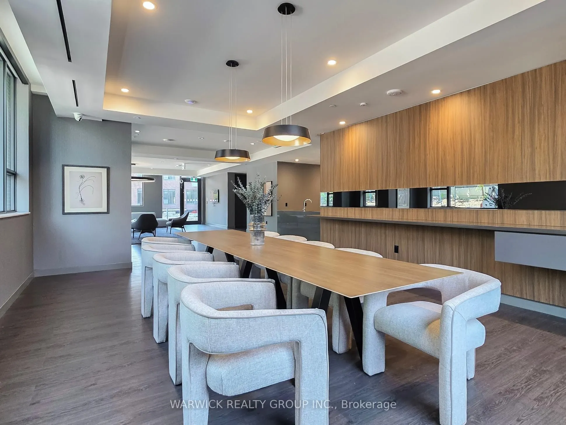 4365 Bloor Street W, #427