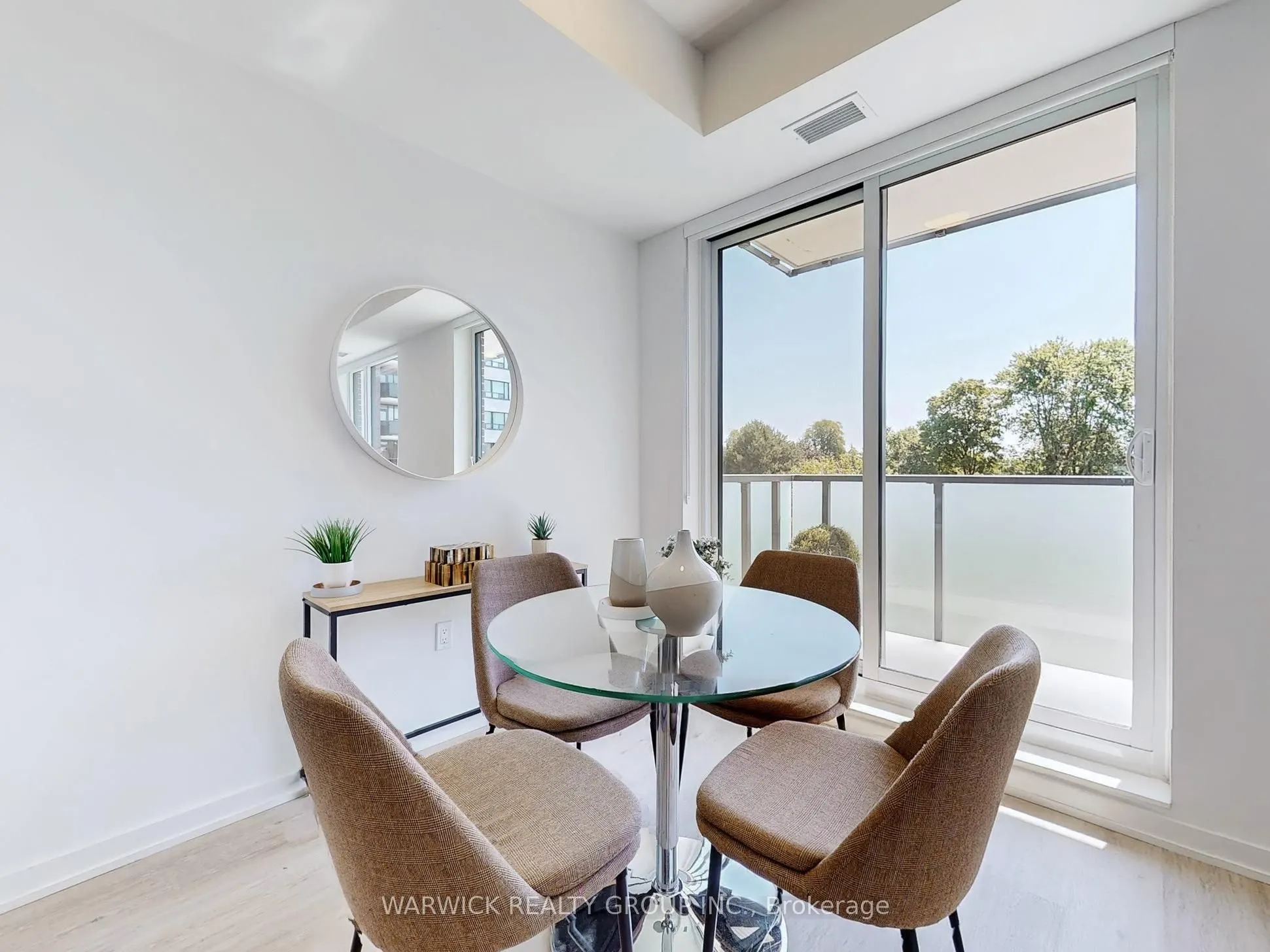 4365 Bloor Street W, #427