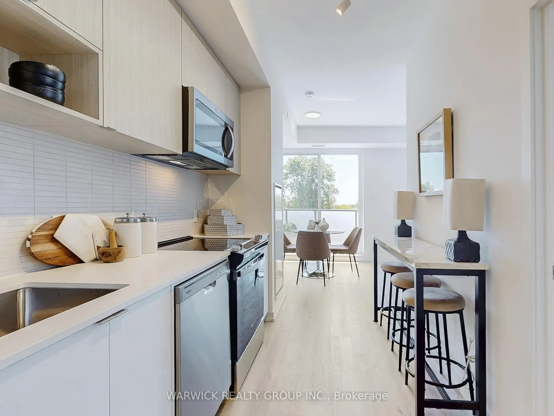 4365 Bloor Street W, #427