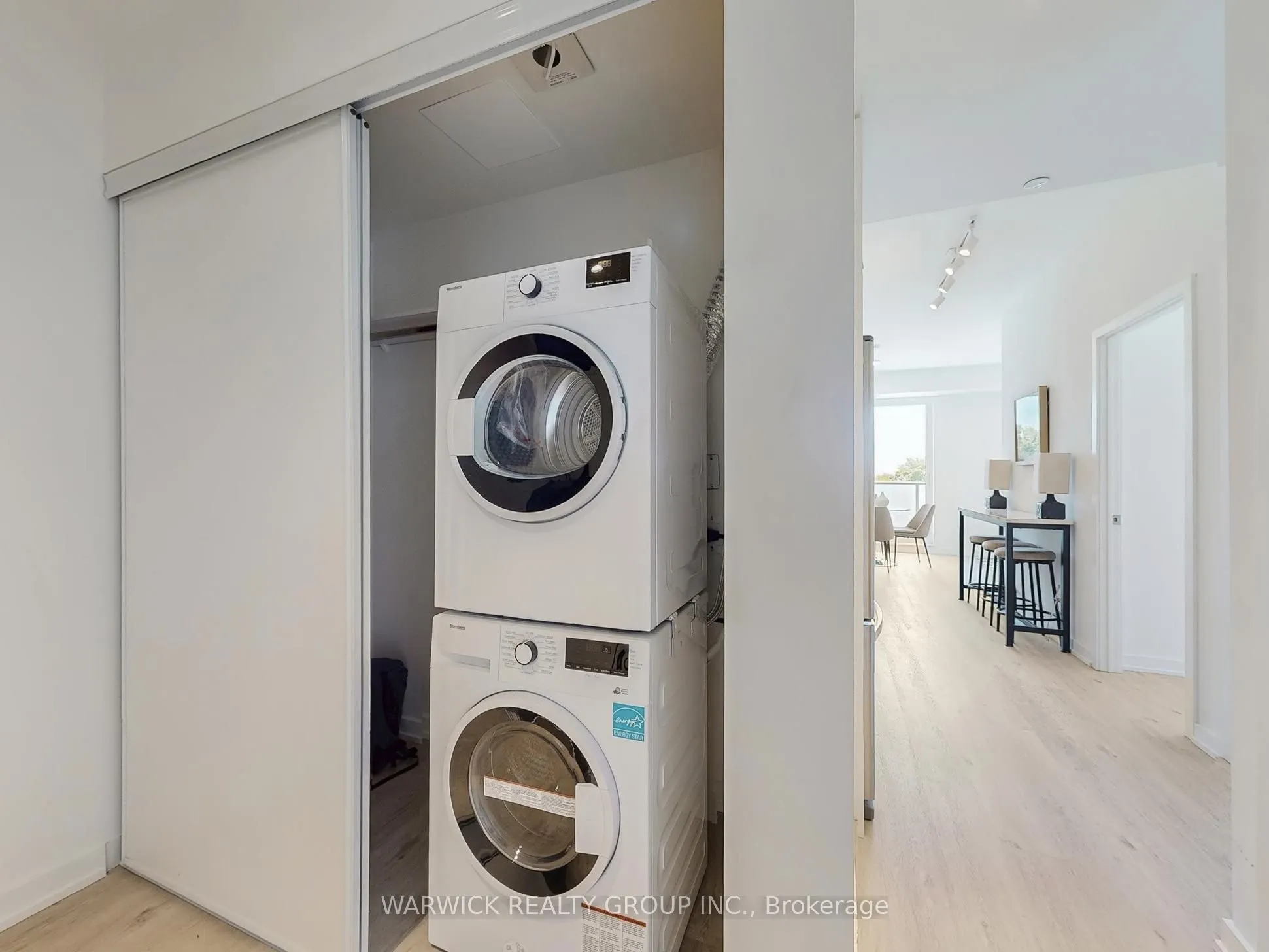 4365 Bloor Street W, #427