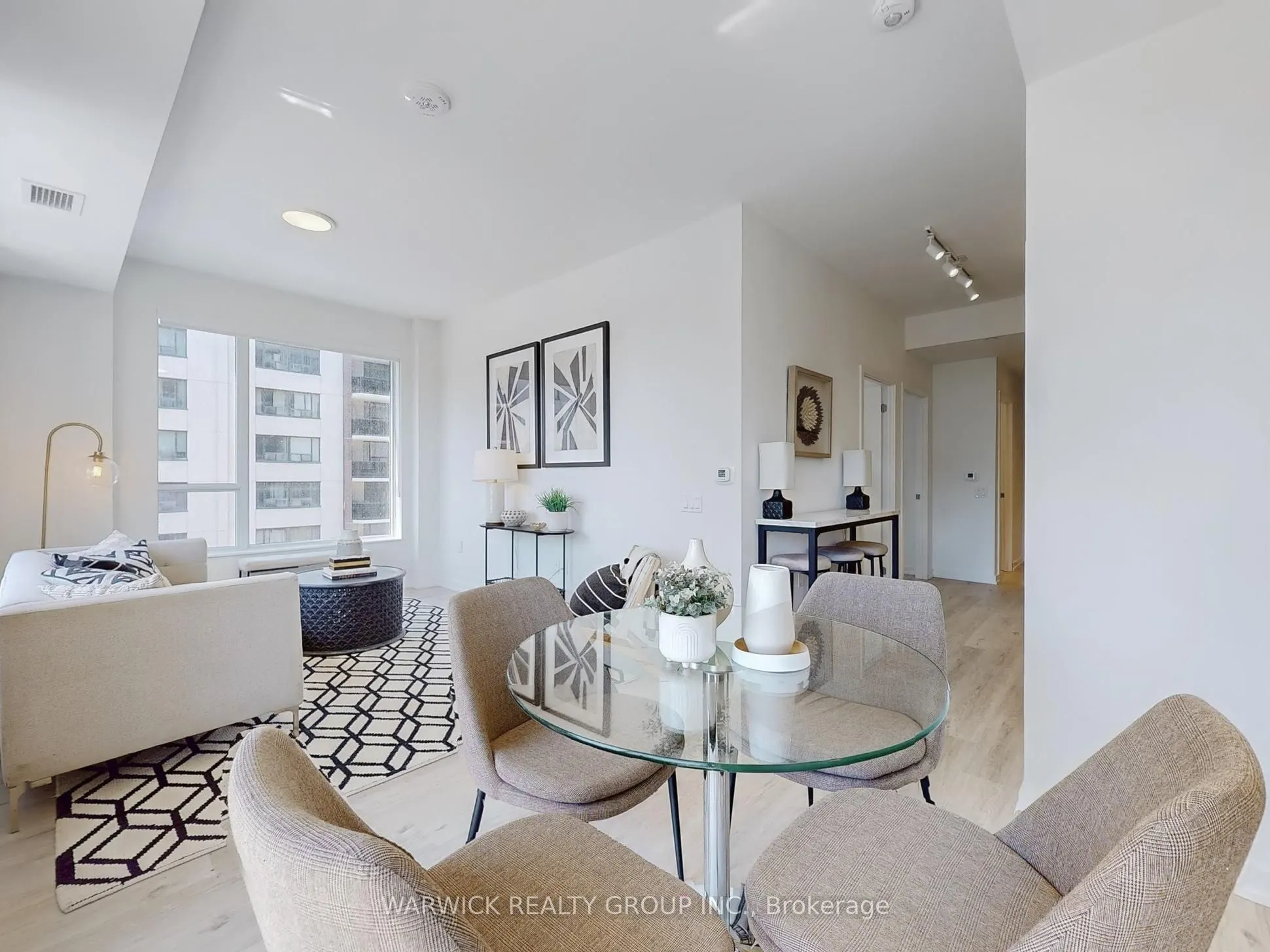 4365 Bloor Street W, #427