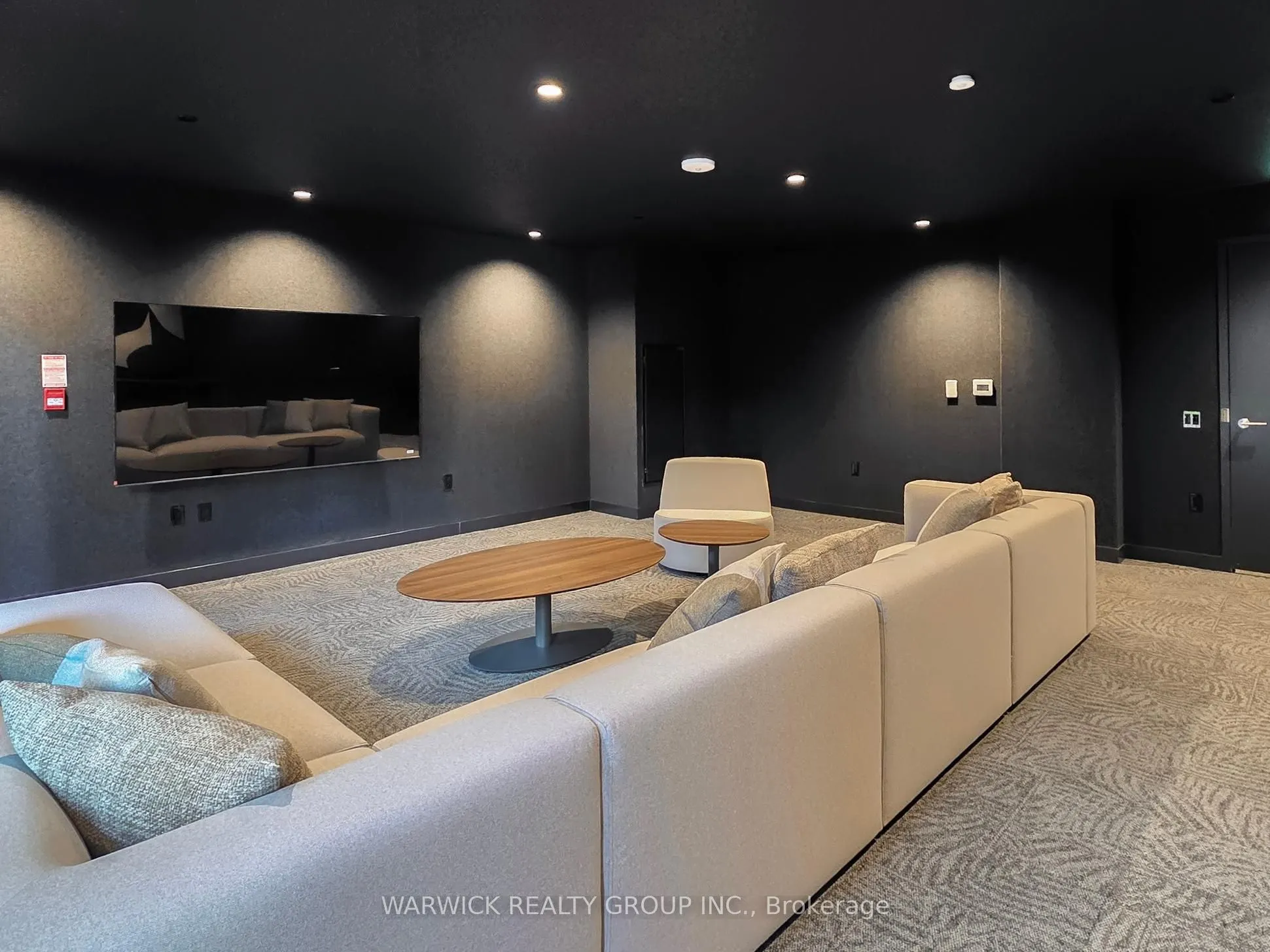 4365 Bloor Street W, #427