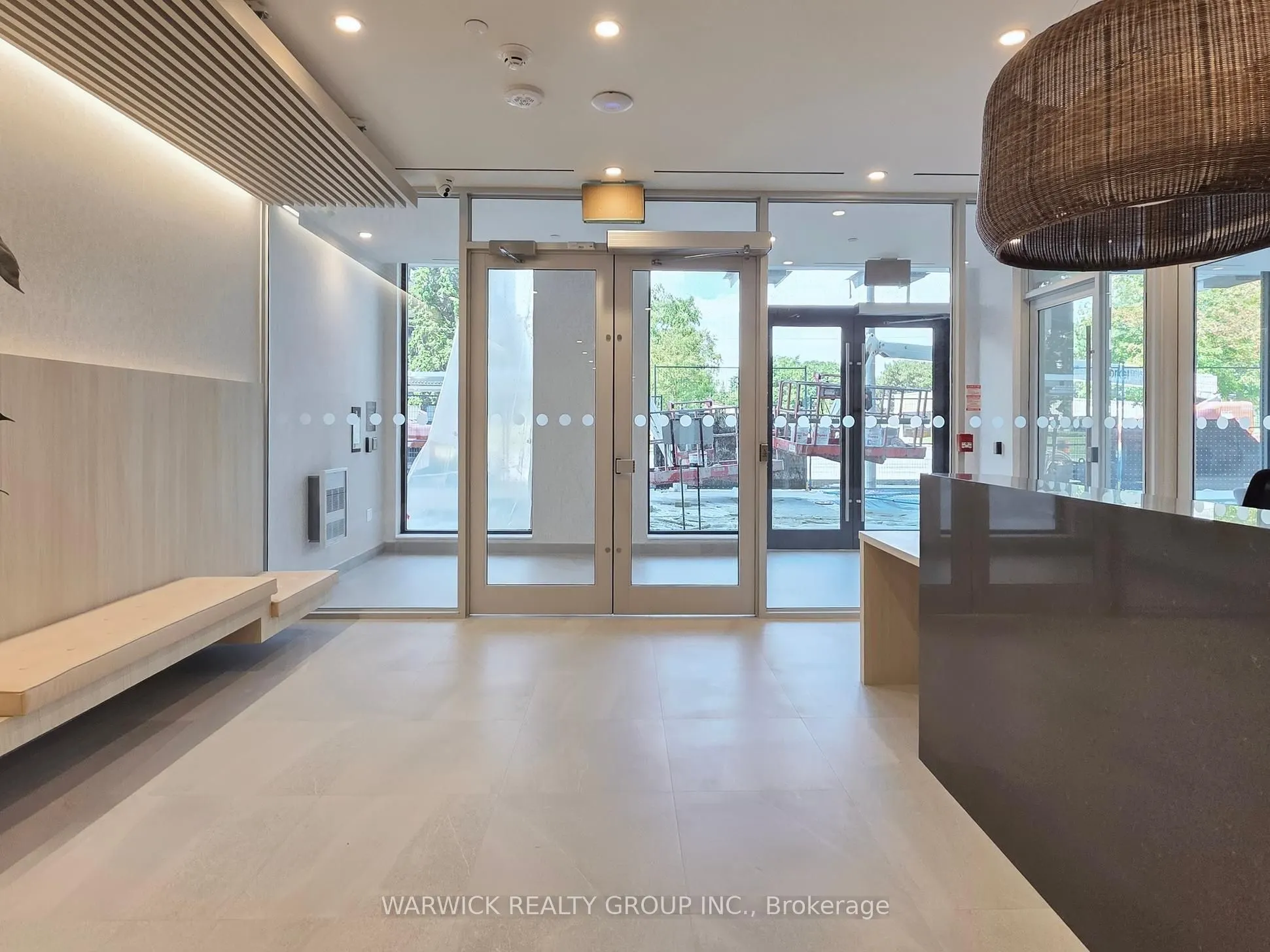 4365 Bloor Street W, #427