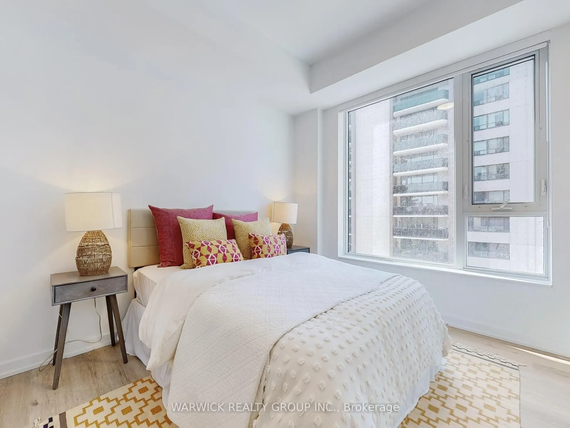 4365 Bloor Street W, #427