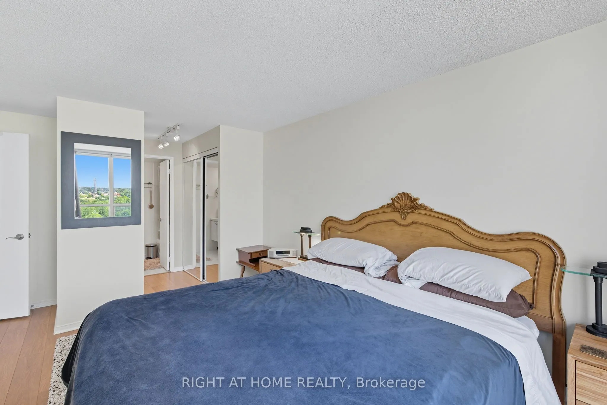 2267 Lake Shore Boulevard W, #1306