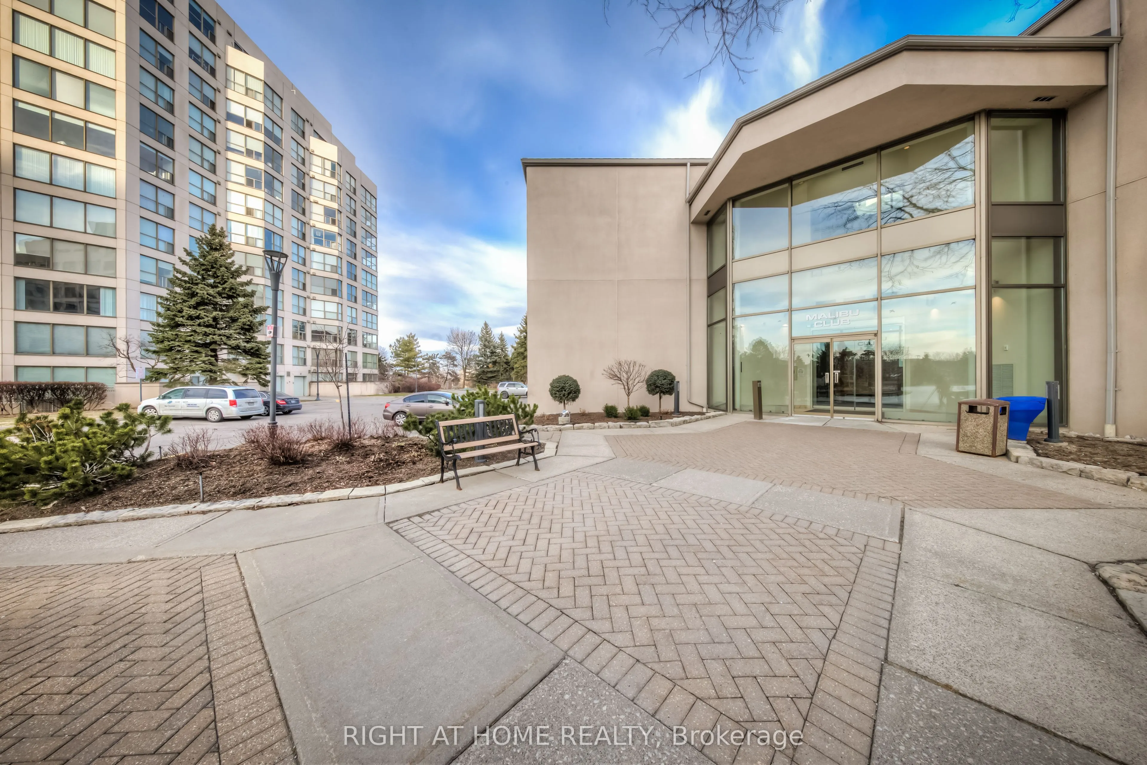 2267 Lake Shore Boulevard W, #1306
