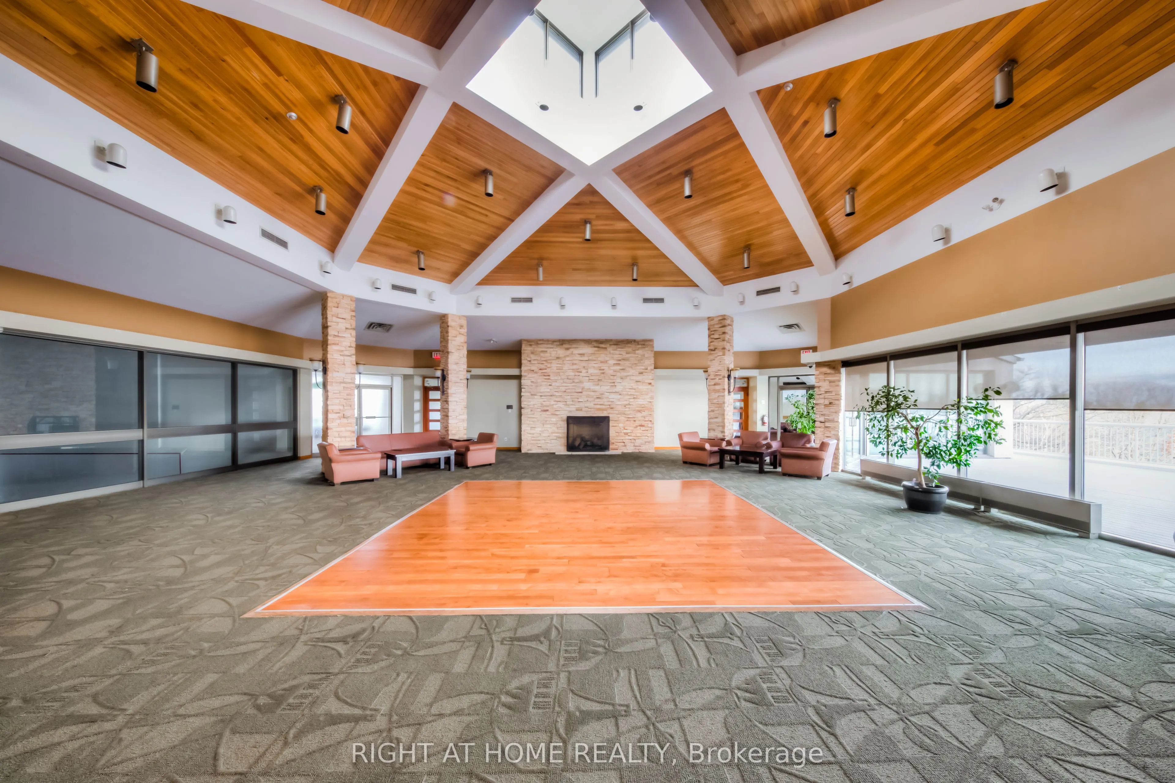 2267 Lake Shore Boulevard W, #1306