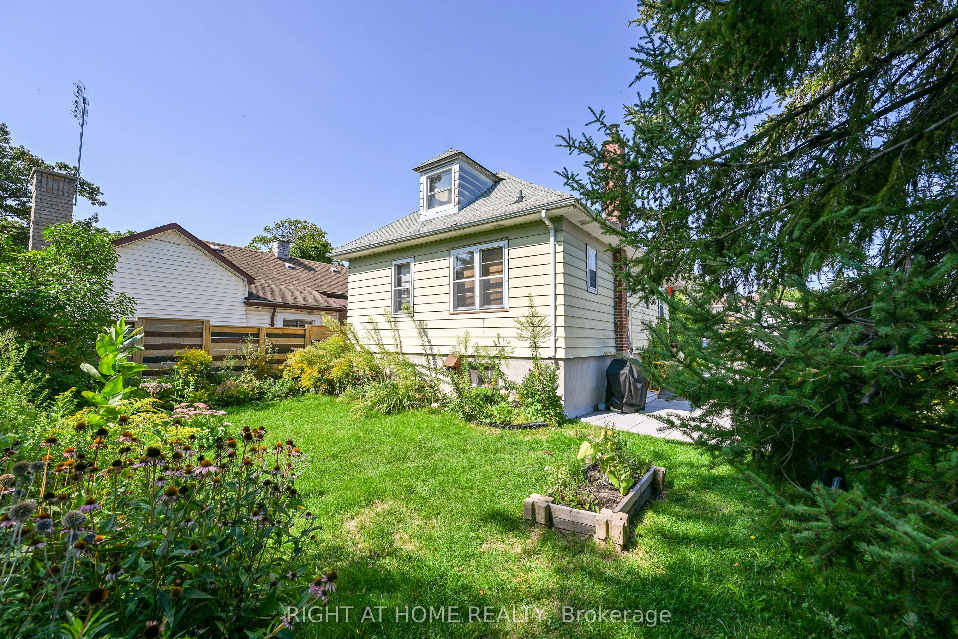 212 Troy Street