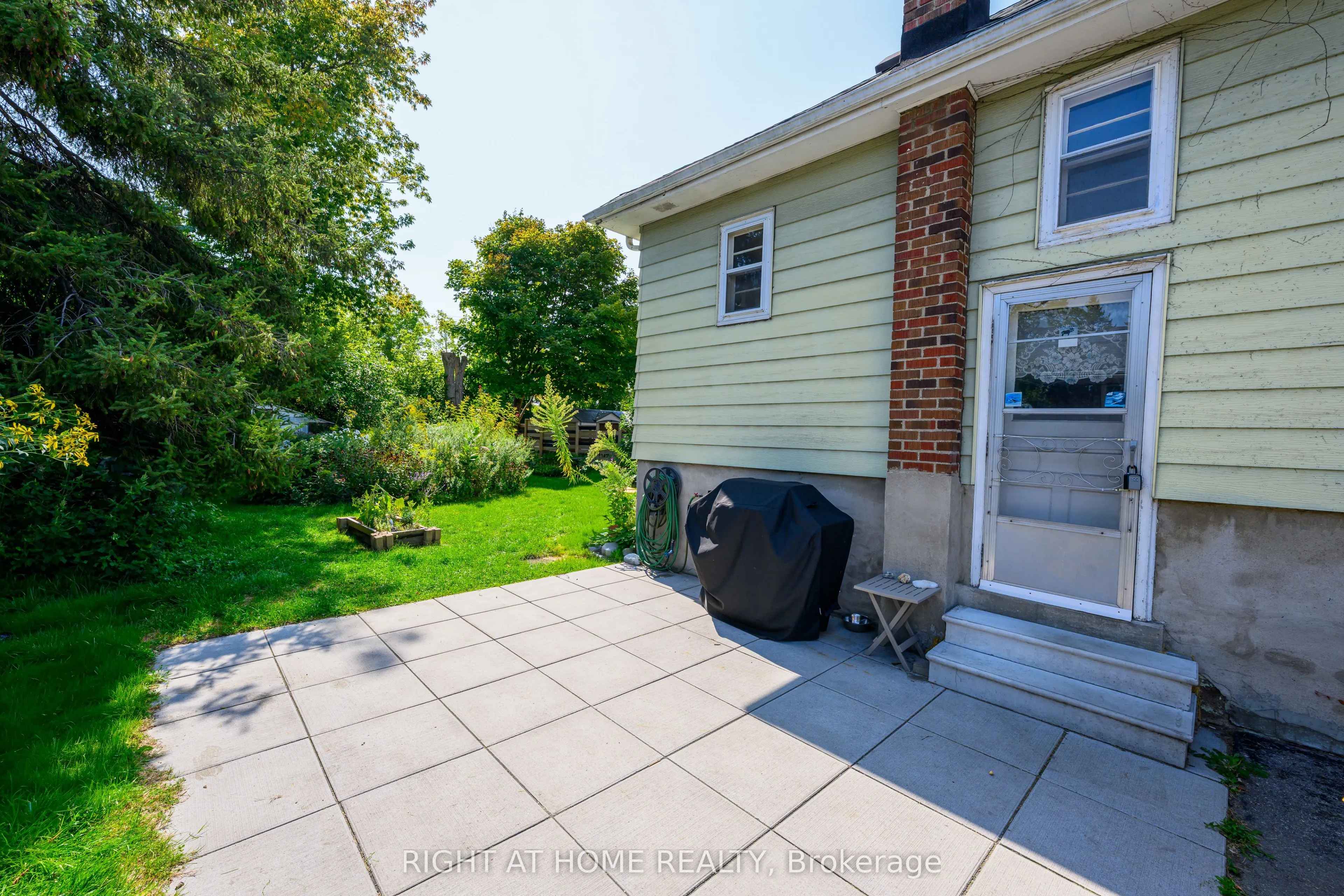 212 Troy Street