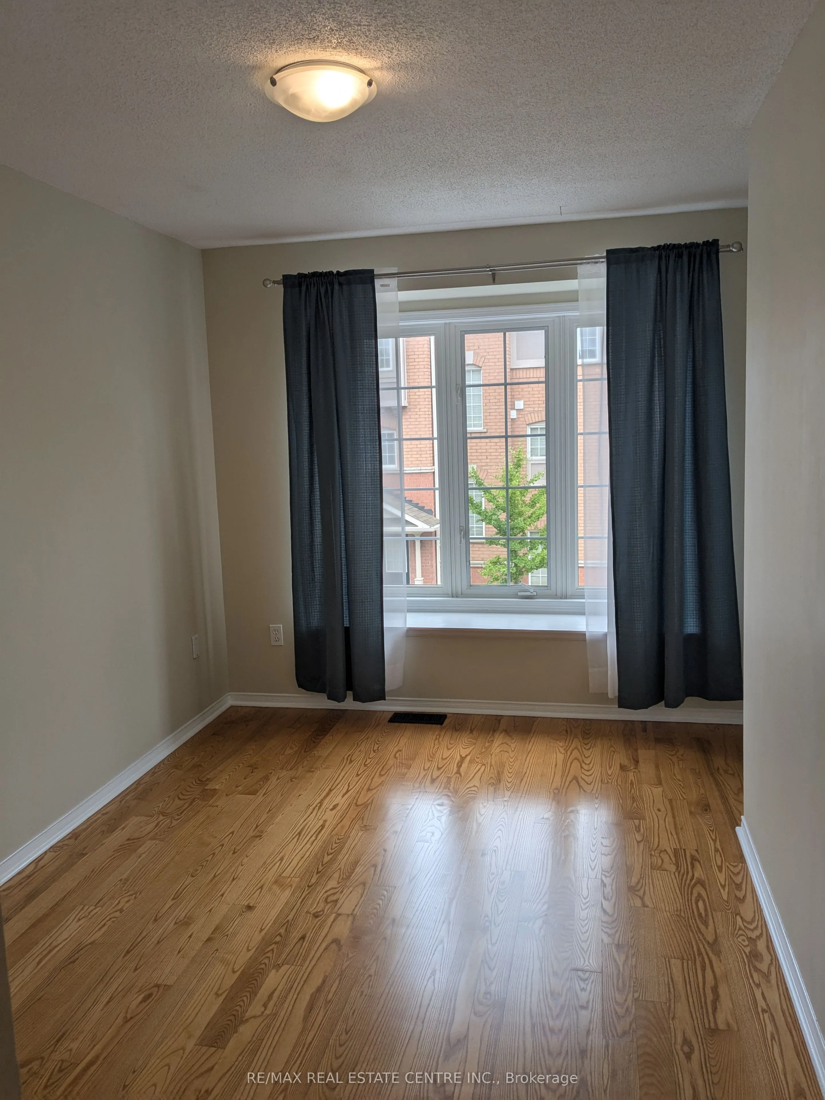 5030 Heatherleigh Avenue, #150