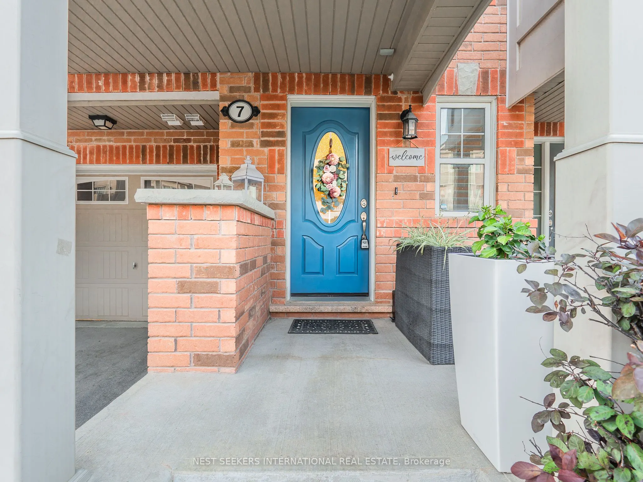 7 Suitor Court