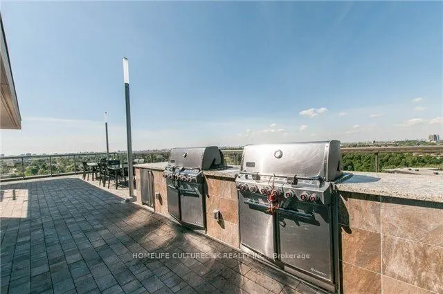 80 Esther Lorrie Drive, #811