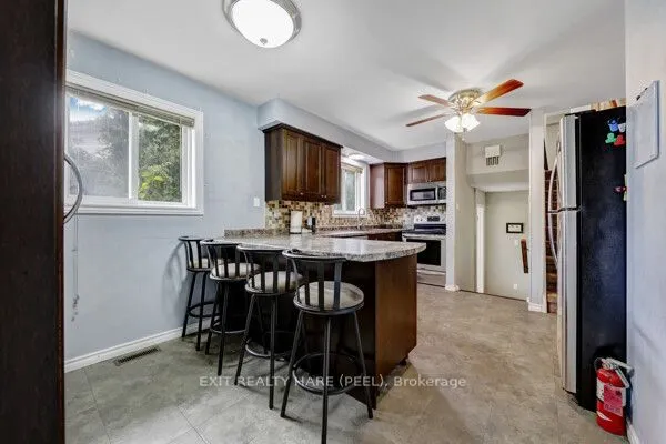 16 Lynwood Court