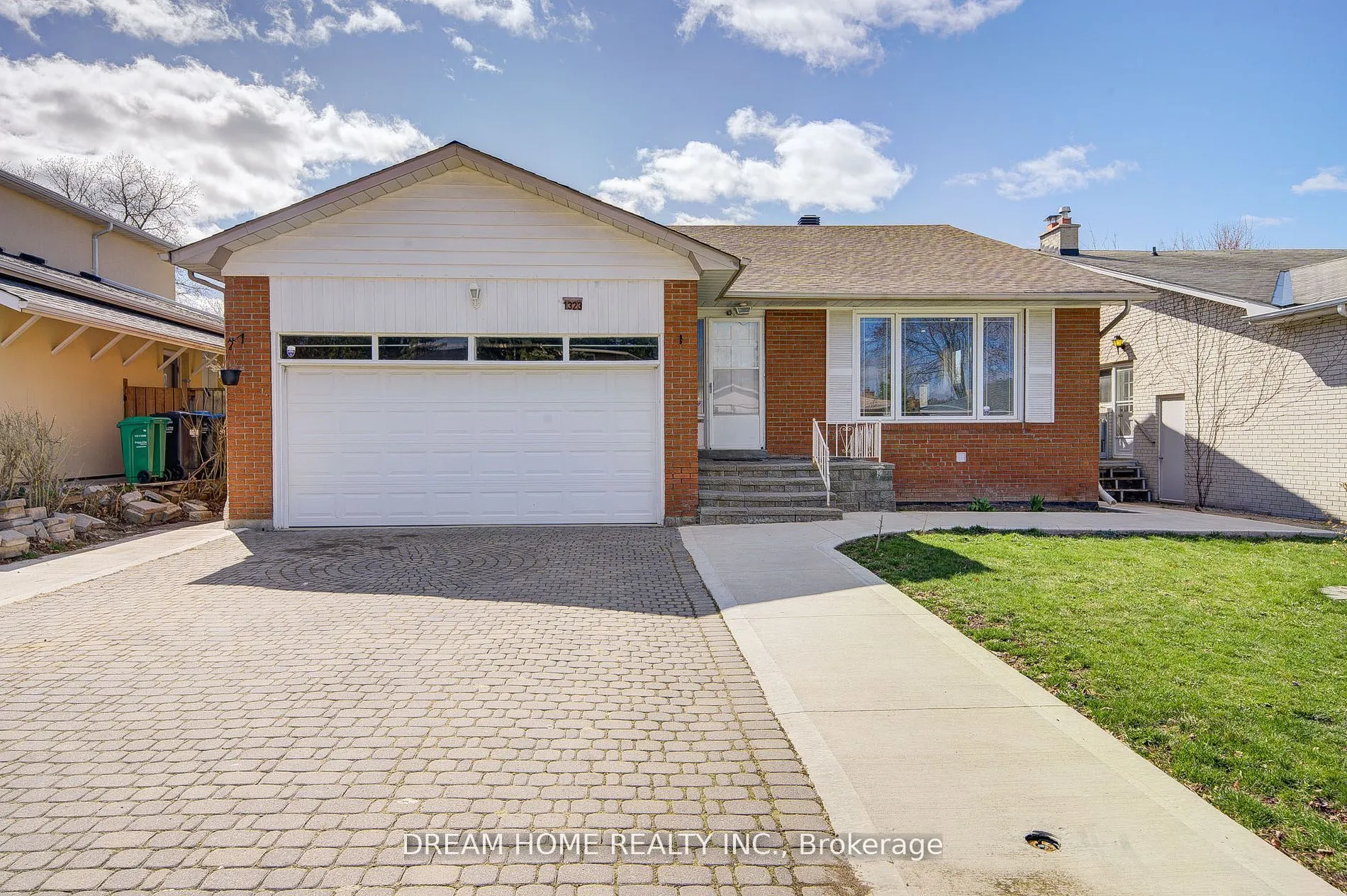 1323 Shamir Crescent, #Lower
