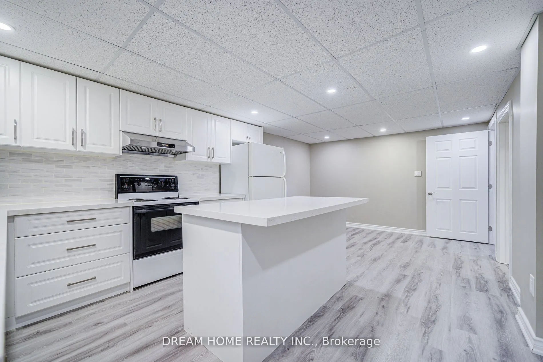 1323 Shamir Crescent, #Lower