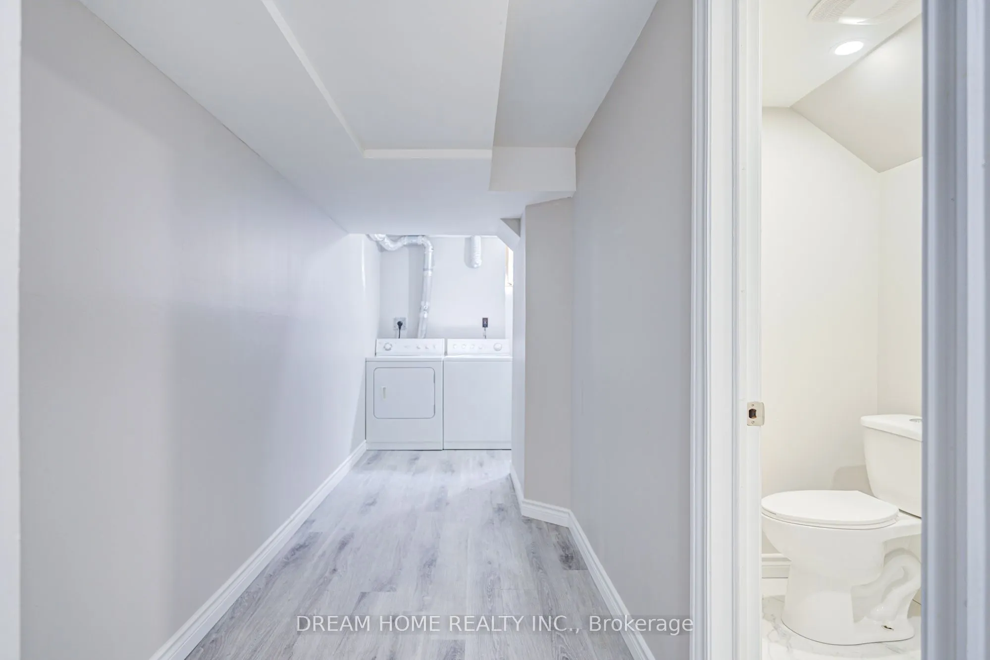 1323 Shamir Crescent, #Lower