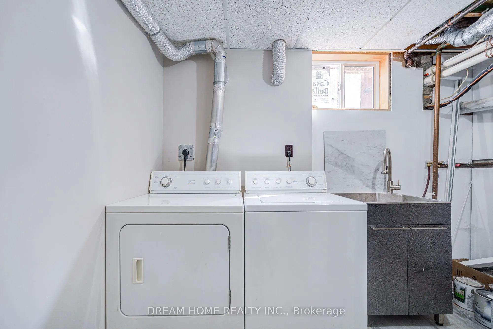 1323 Shamir Crescent, #Lower