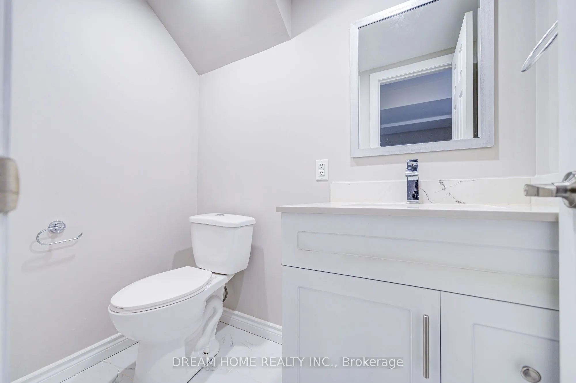 1323 Shamir Crescent, #Lower